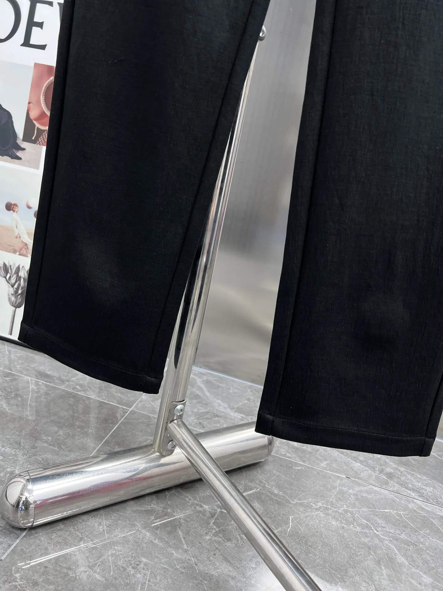 Embossed Logo Drawstring Trousers D22514647 — view 9