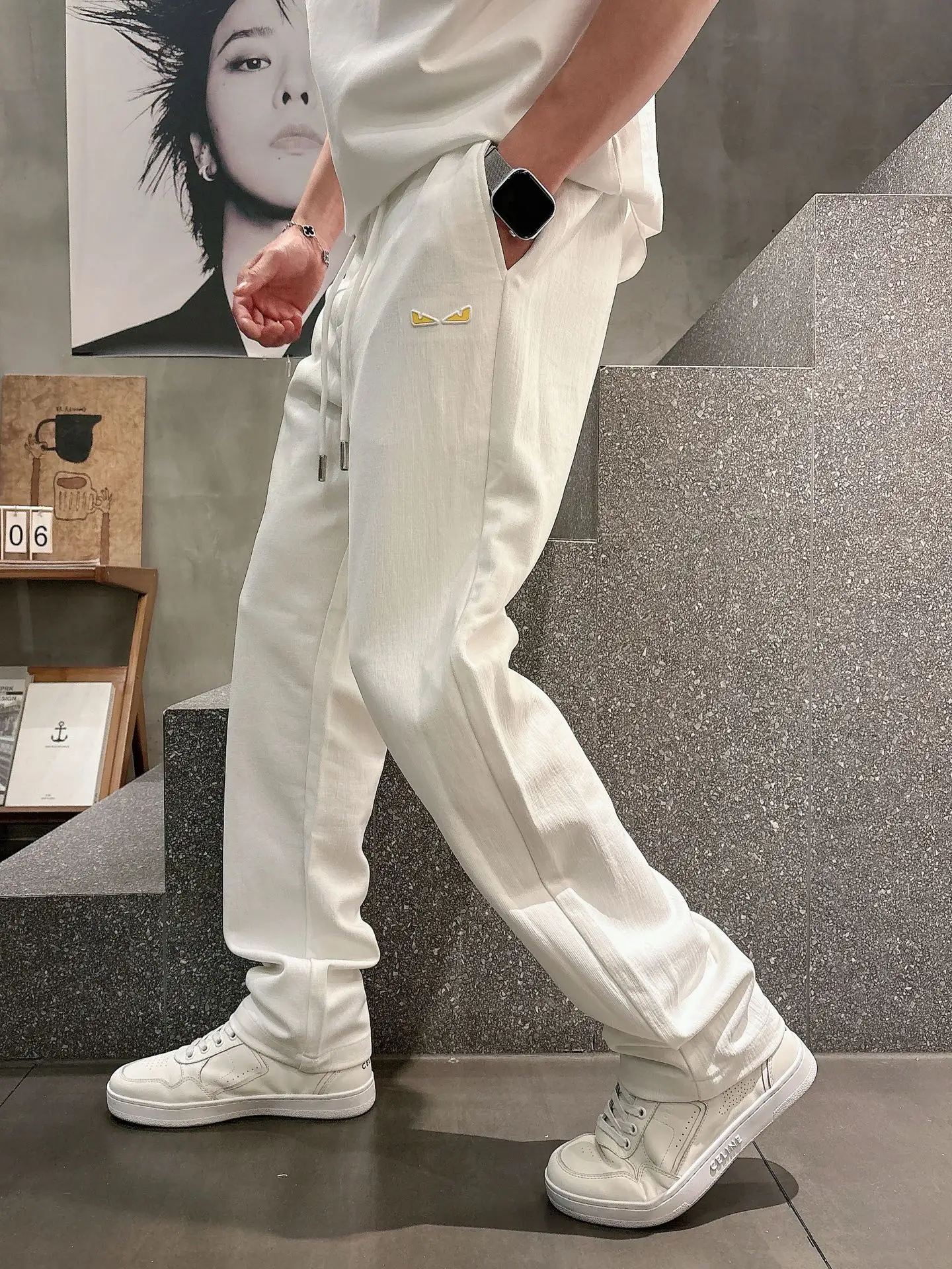Embroidered Logo Drawstring Sweatpants D22513346 — view 4