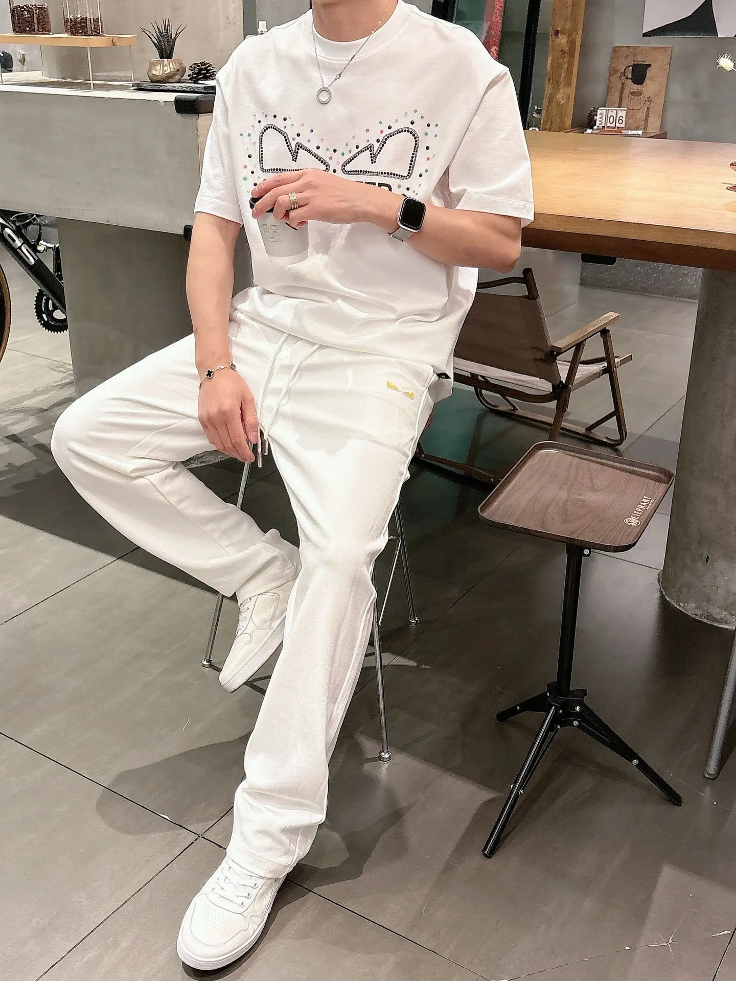 Embroidered Logo Drawstring Sweatpants D22513346 — view 5
