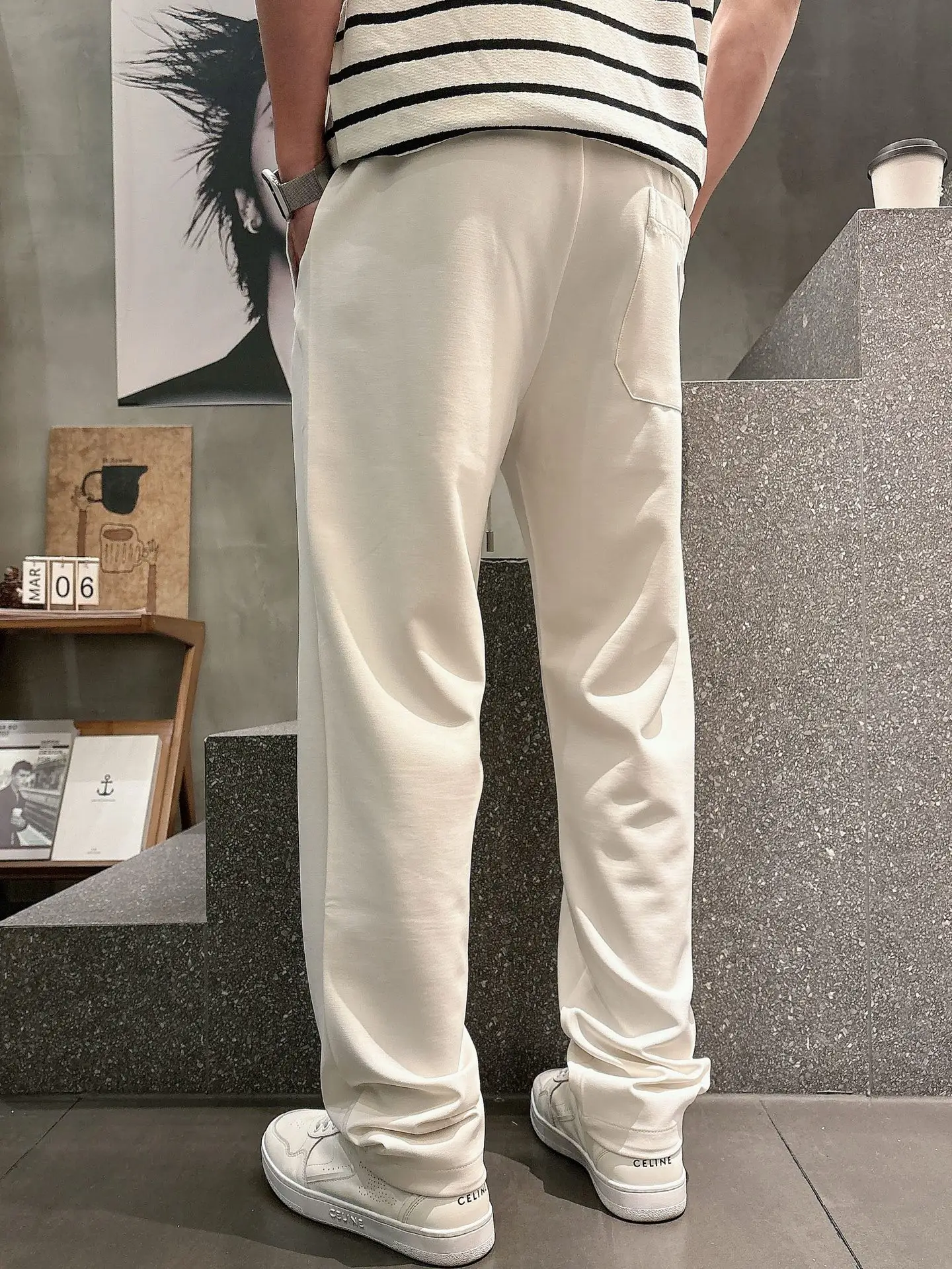 Embroidered Logo Drawstring Sweatpants D22513344 — view 9
