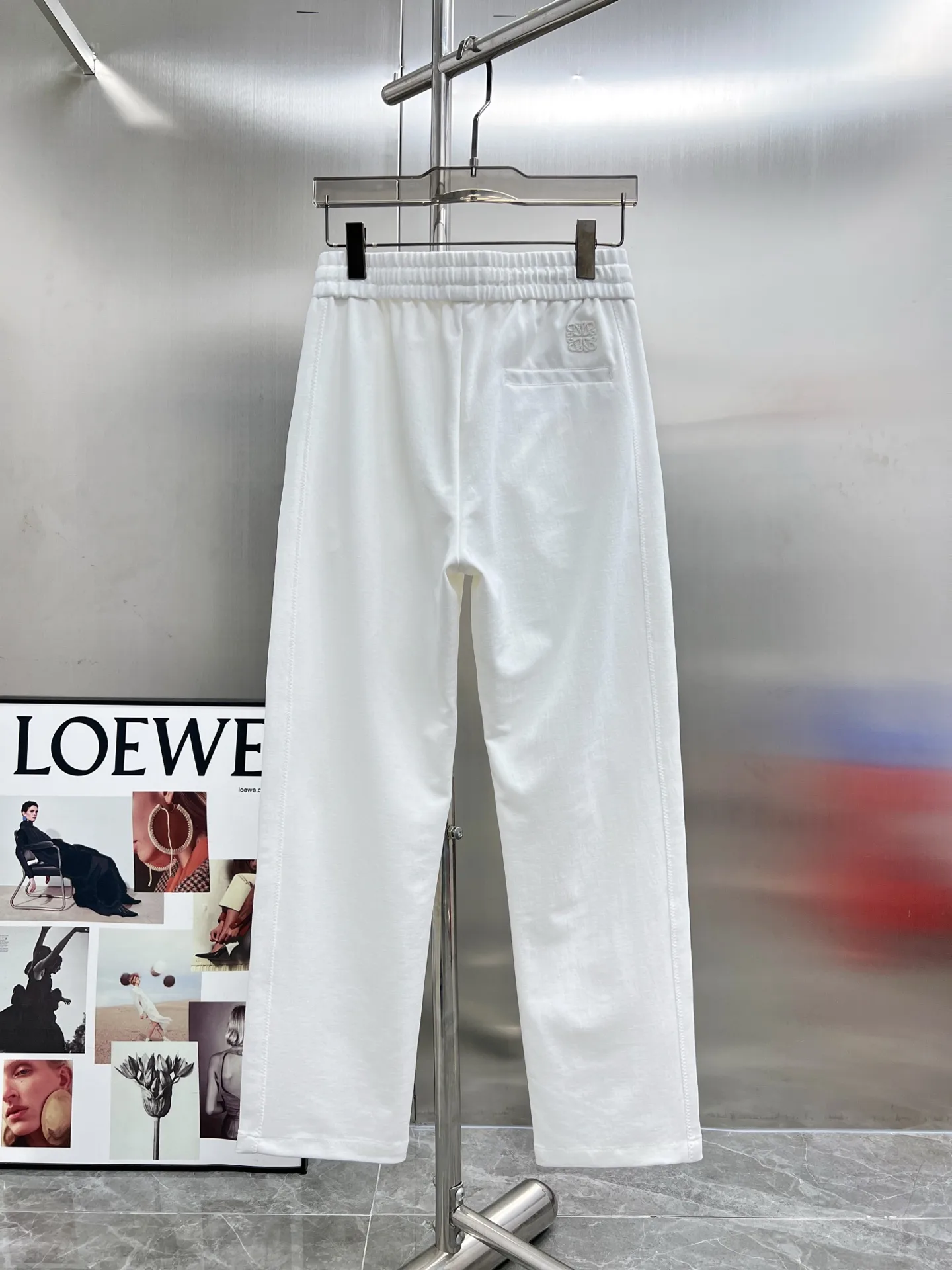 Embroidered Logo Drawstring Sweatpants D22514632 — view 2