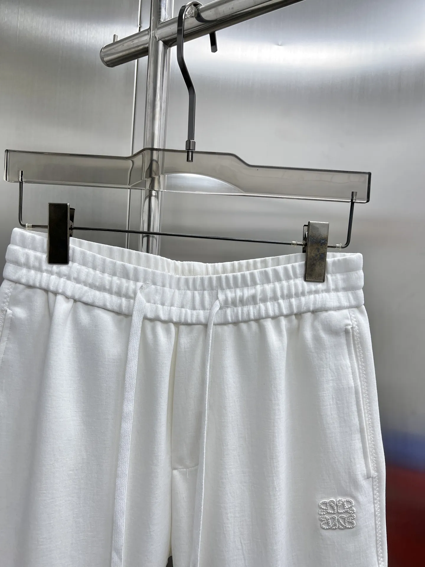 Embroidered Logo Drawstring Sweatpants D22514632 — view 3