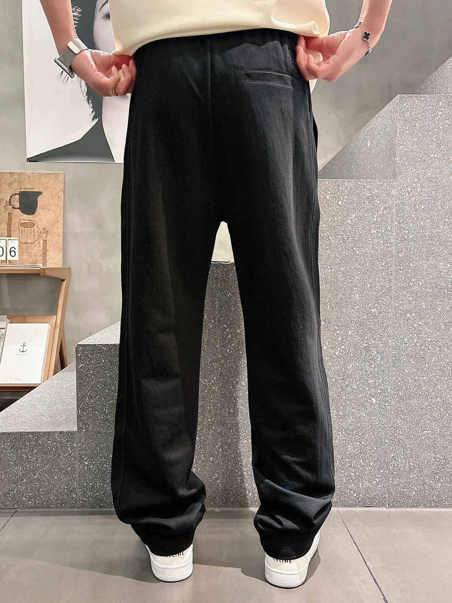 Logo-Embroidered Drawstring Trousers D22513341 — view 2