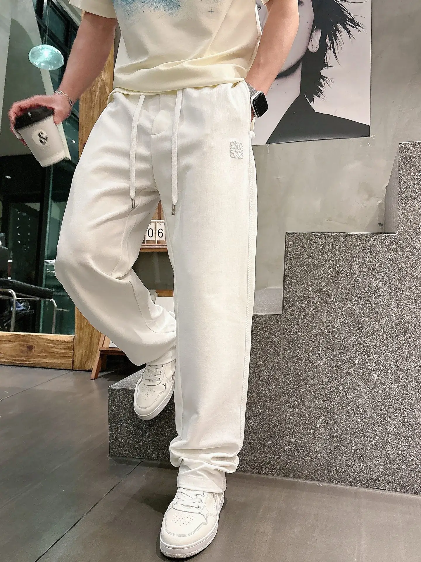 Embroidered Logo Drawstring Sweatpants D22513340 — view 3