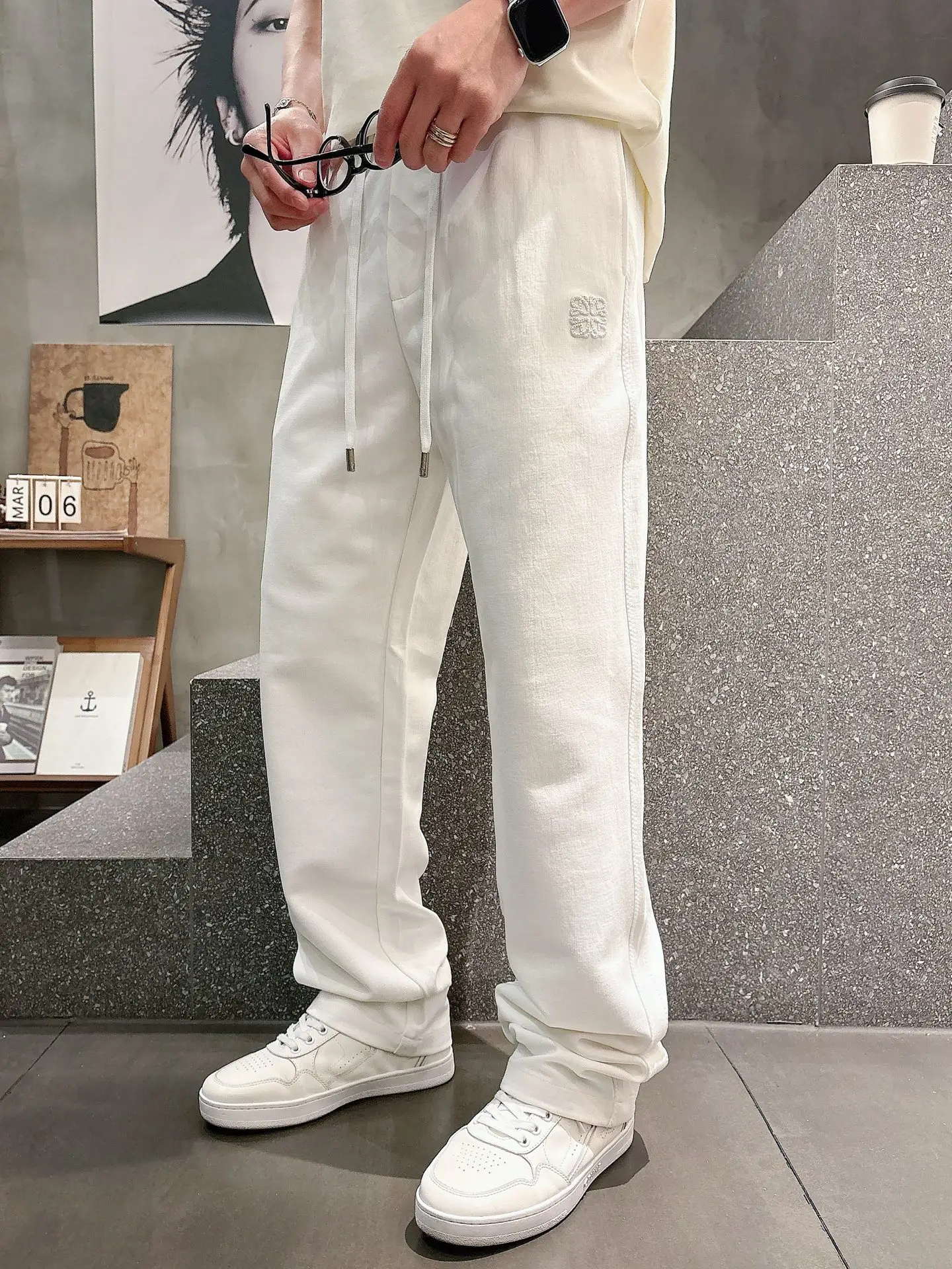 Embroidered Logo Drawstring Sweatpants D22513340 — view 4