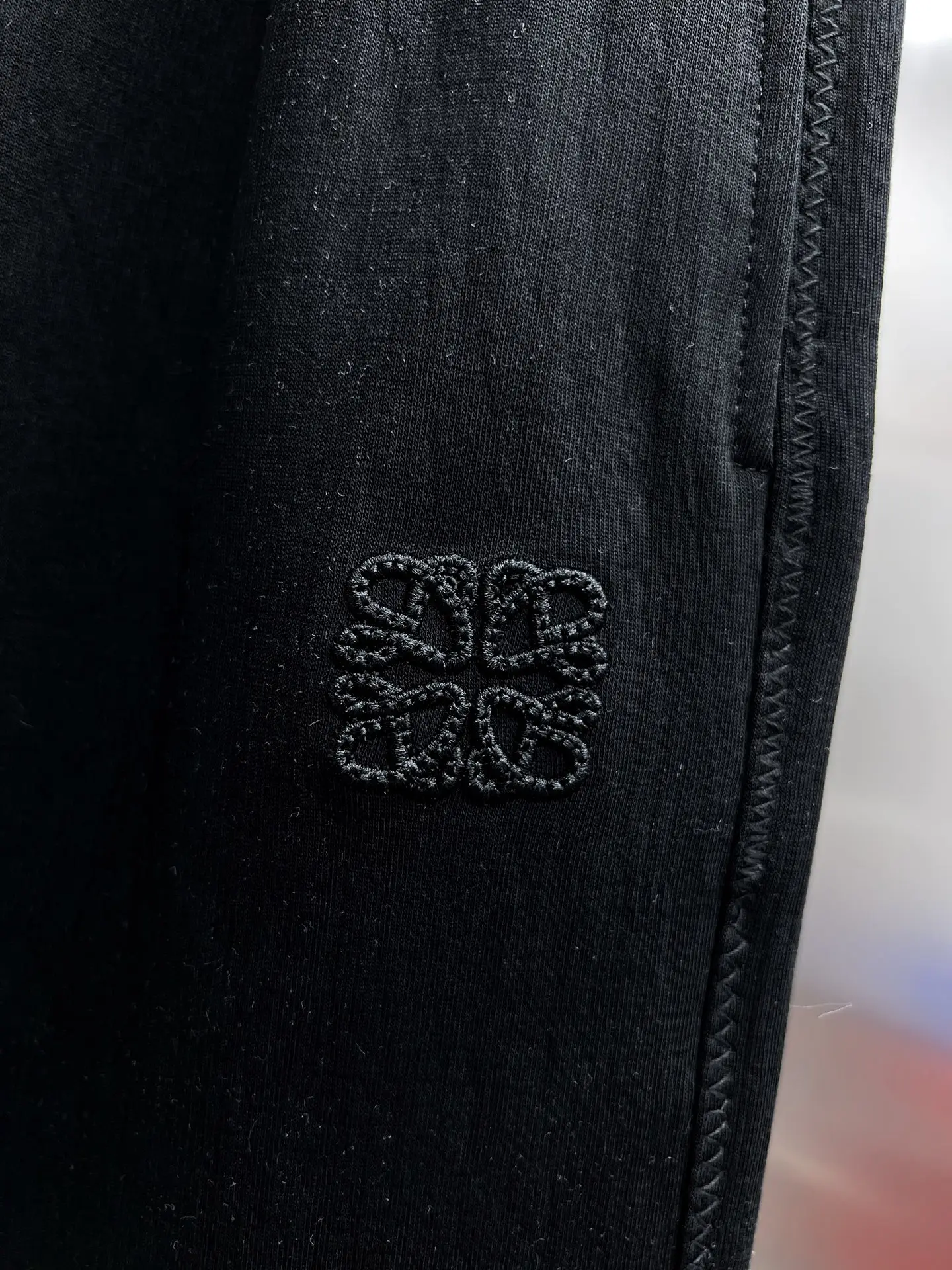 Embroidered Logo Drawstring Sweatpants D22514631 — view 4