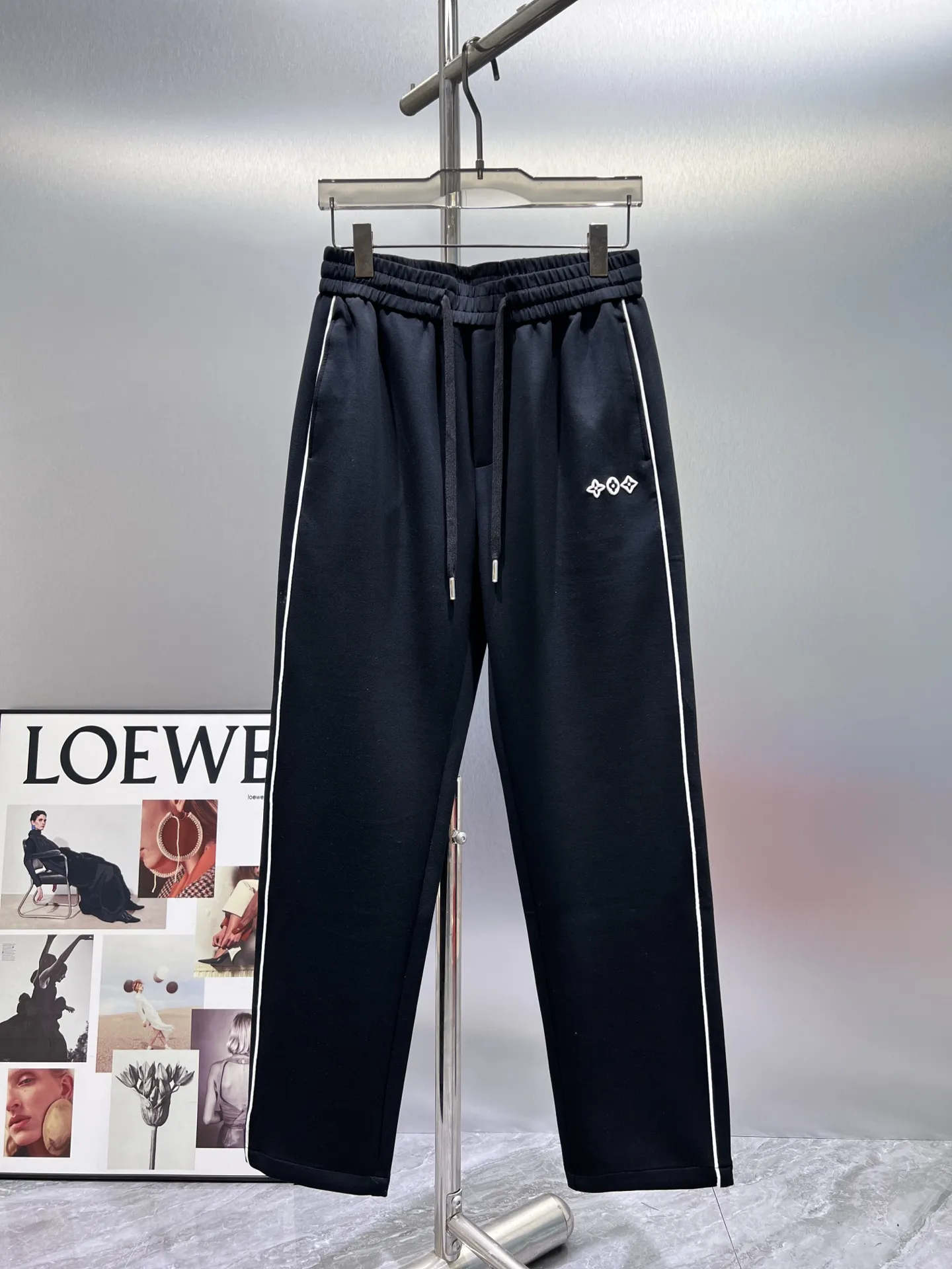 Logo Embroidered Side-Stripe Sweatpants D22512358