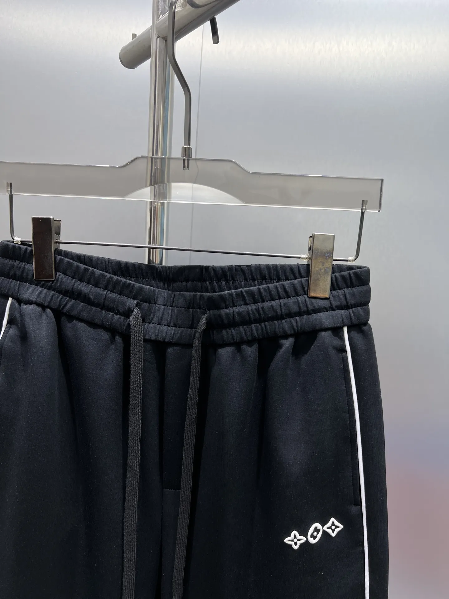 Logo Embroidered Side-Stripe Sweatpants D22512358 — view 3