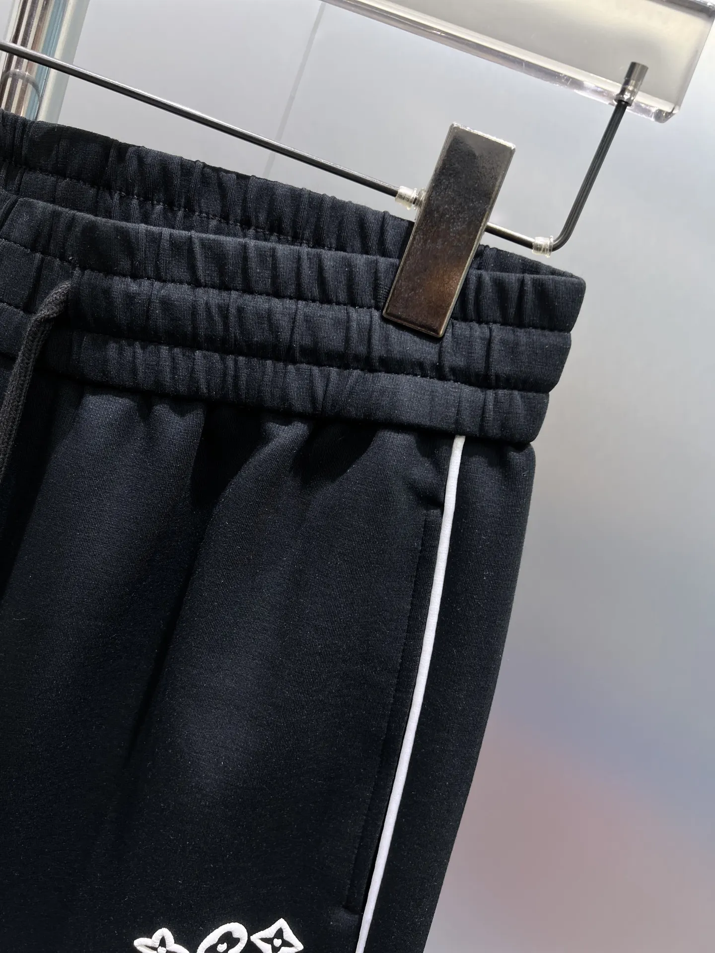 Logo Embroidered Side-Stripe Sweatpants D22512358 — view 4