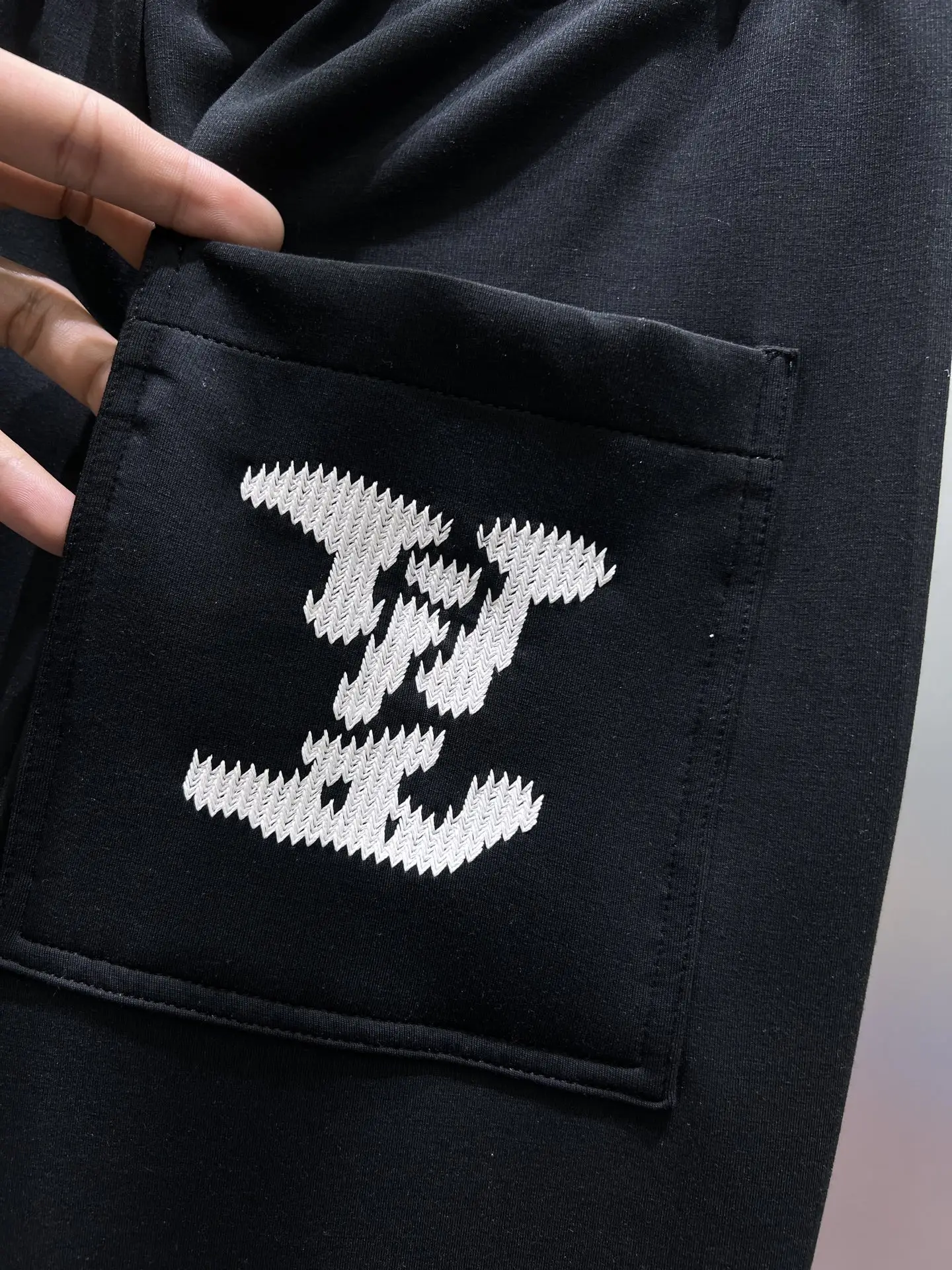 Logo Embroidered Side-Stripe Sweatpants D22512358 — view 7