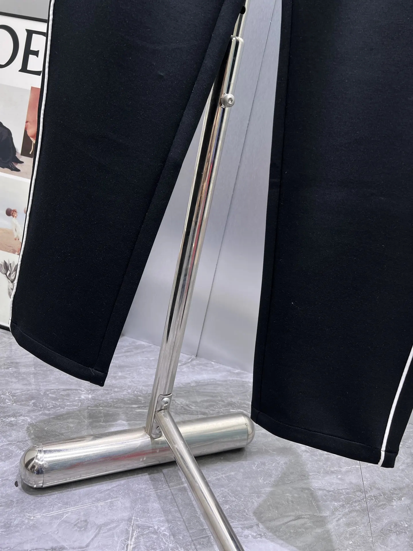 Logo Embroidered Side-Stripe Sweatpants D22512358 — view 8
