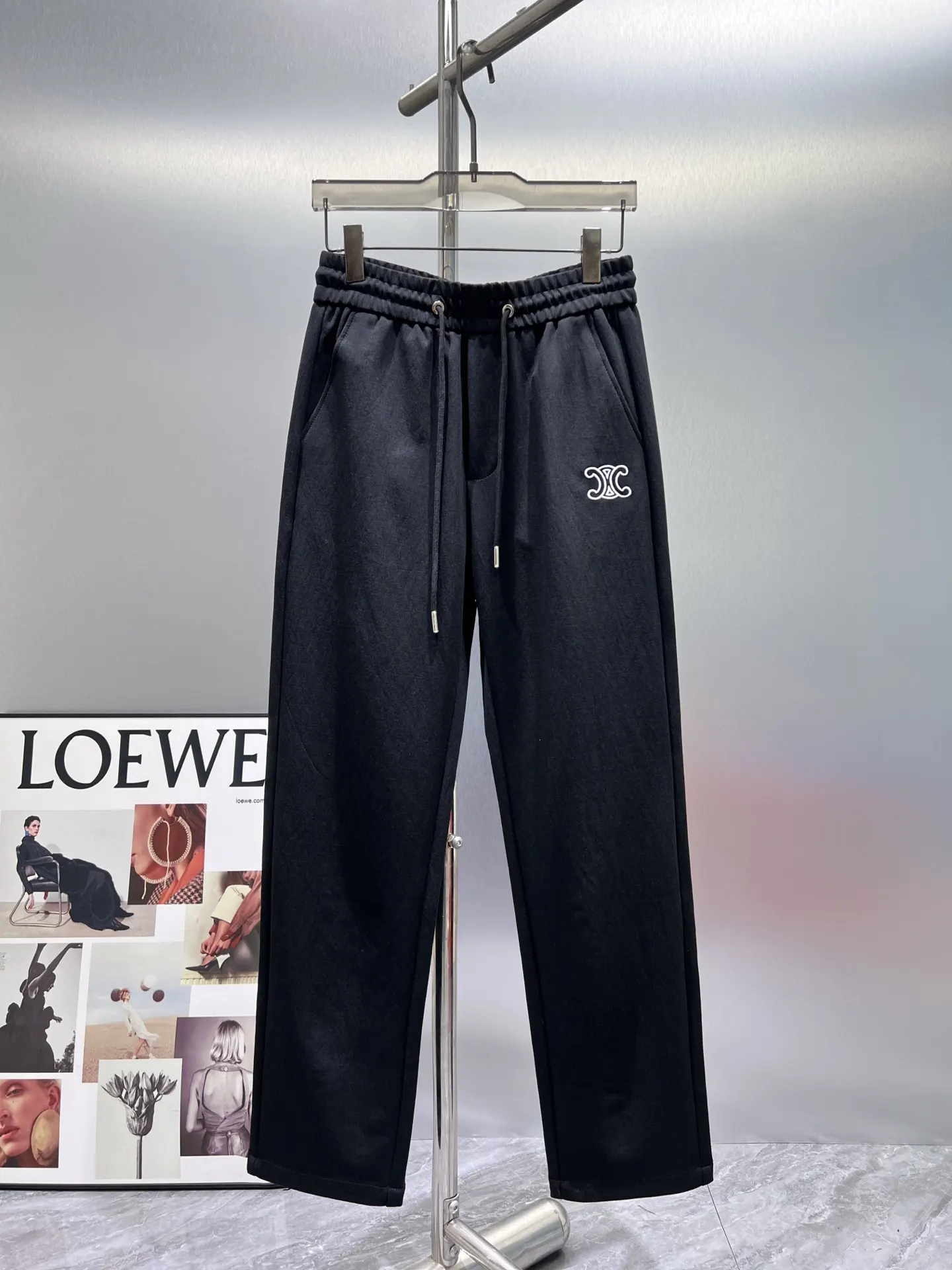 Triomphe Embroidered Logo Sweatpants D22012370