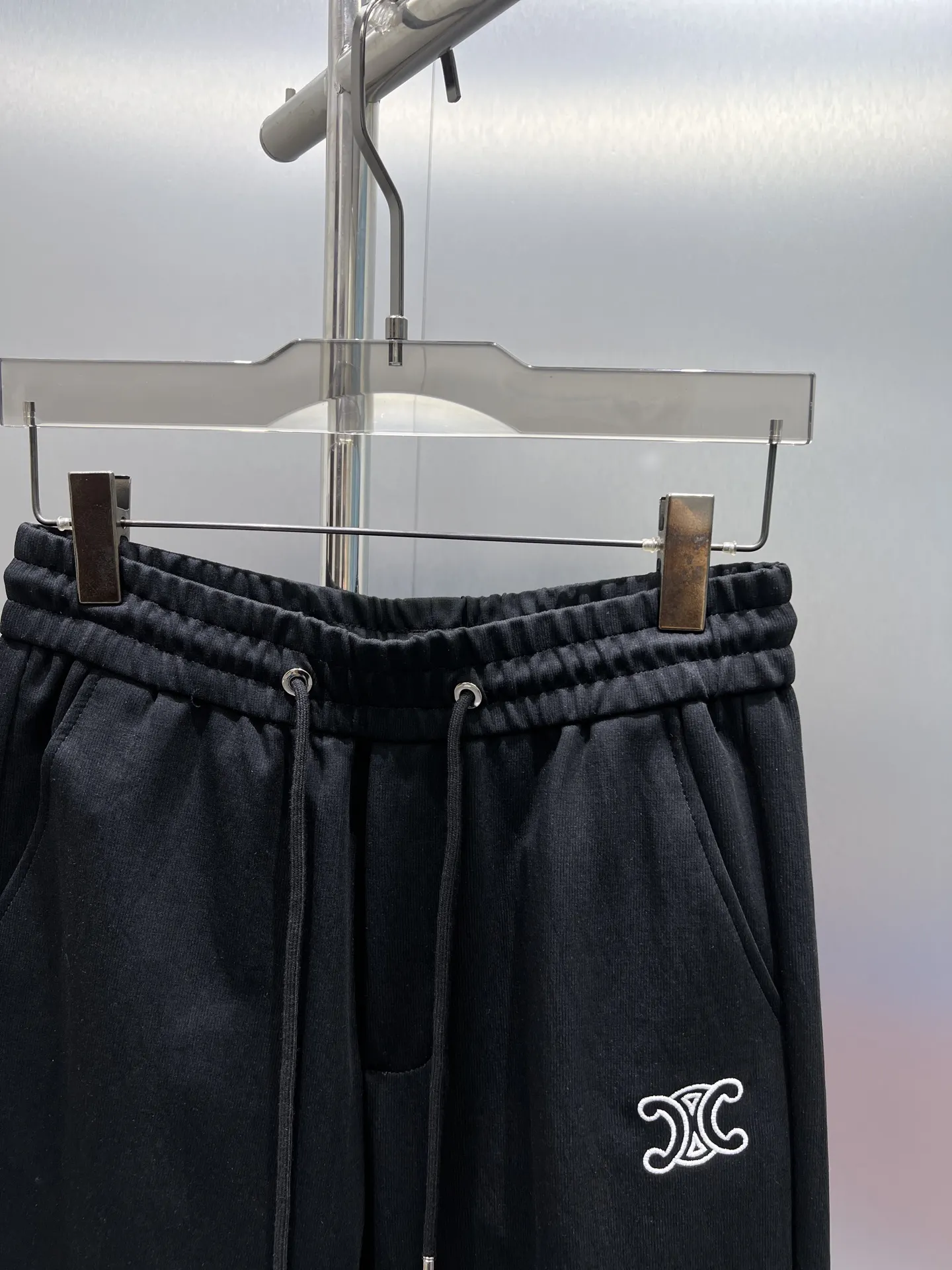 Triomphe Embroidered Logo Sweatpants D22012370 — view 3