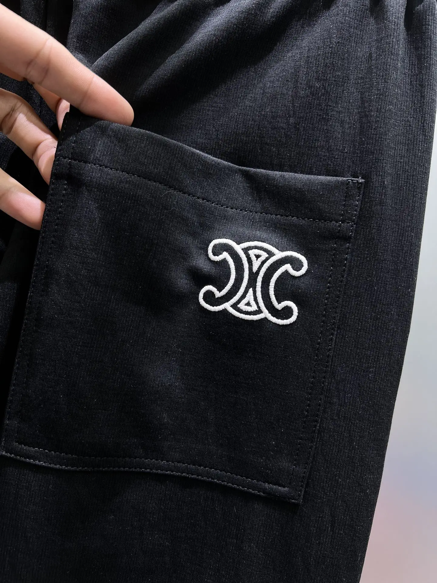 Triomphe Embroidered Logo Sweatpants D22012370 — view 6