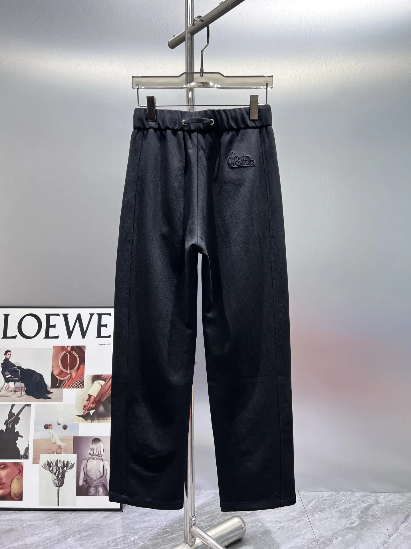Logo-Appliquéd Straight-Leg Sweatpants D22512368 — view 2