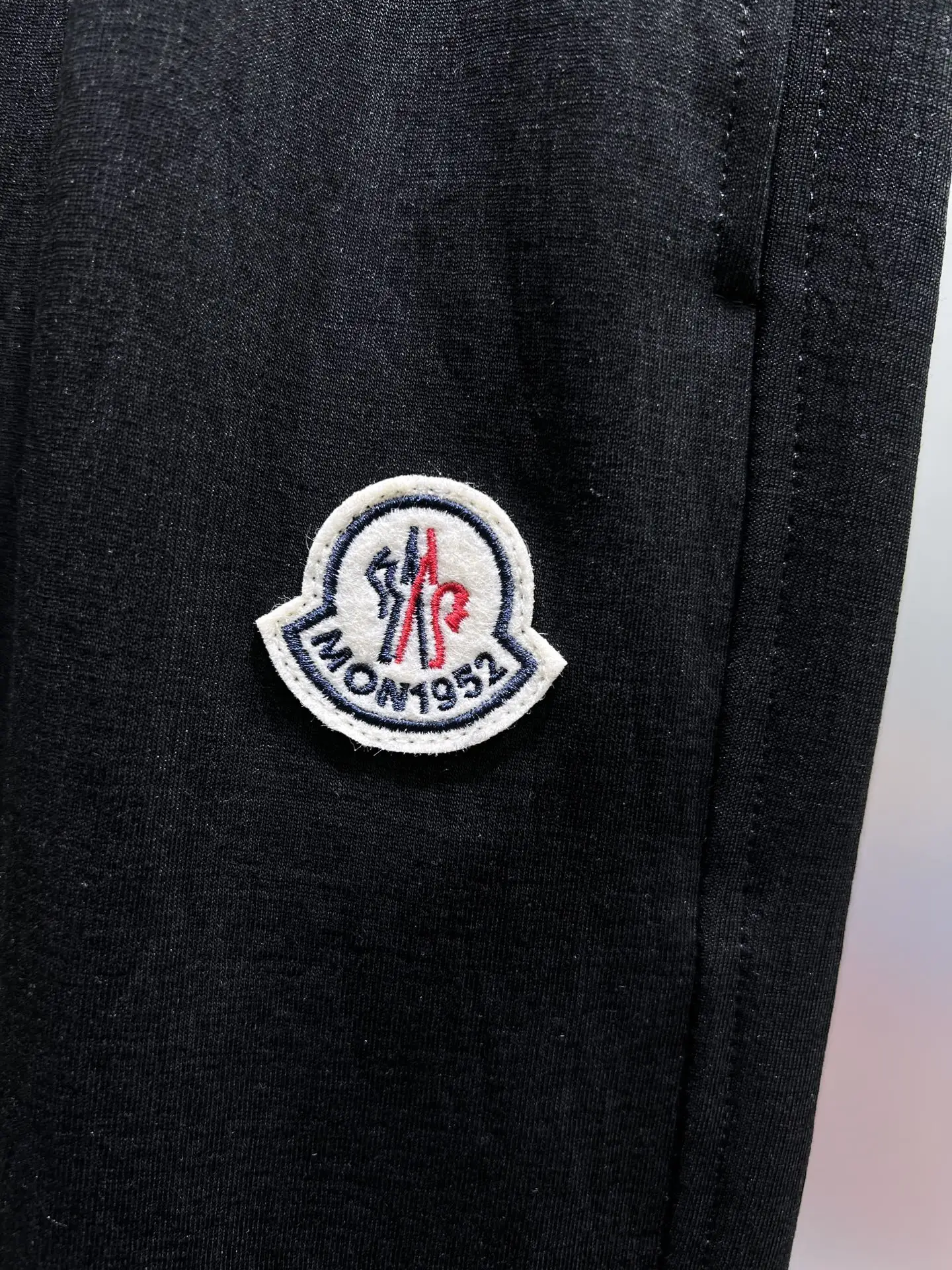 Logo-Appliquéd Straight-Leg Sweatpants D22512368 — view 4