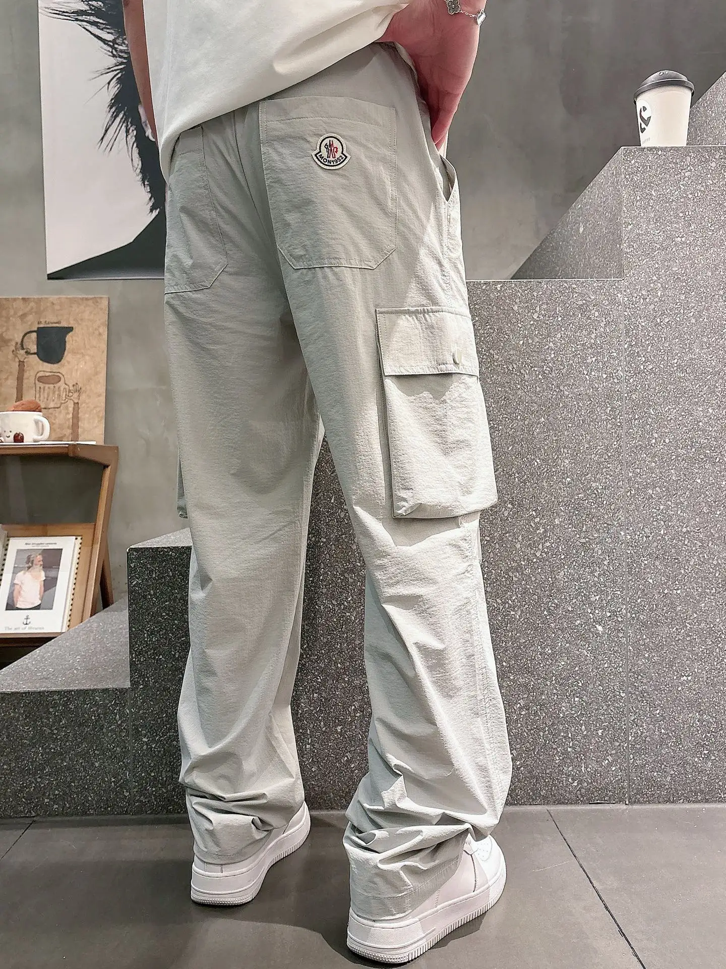 Moncler Logo-Appliqué Cargo Trousers D23512400 — view 4