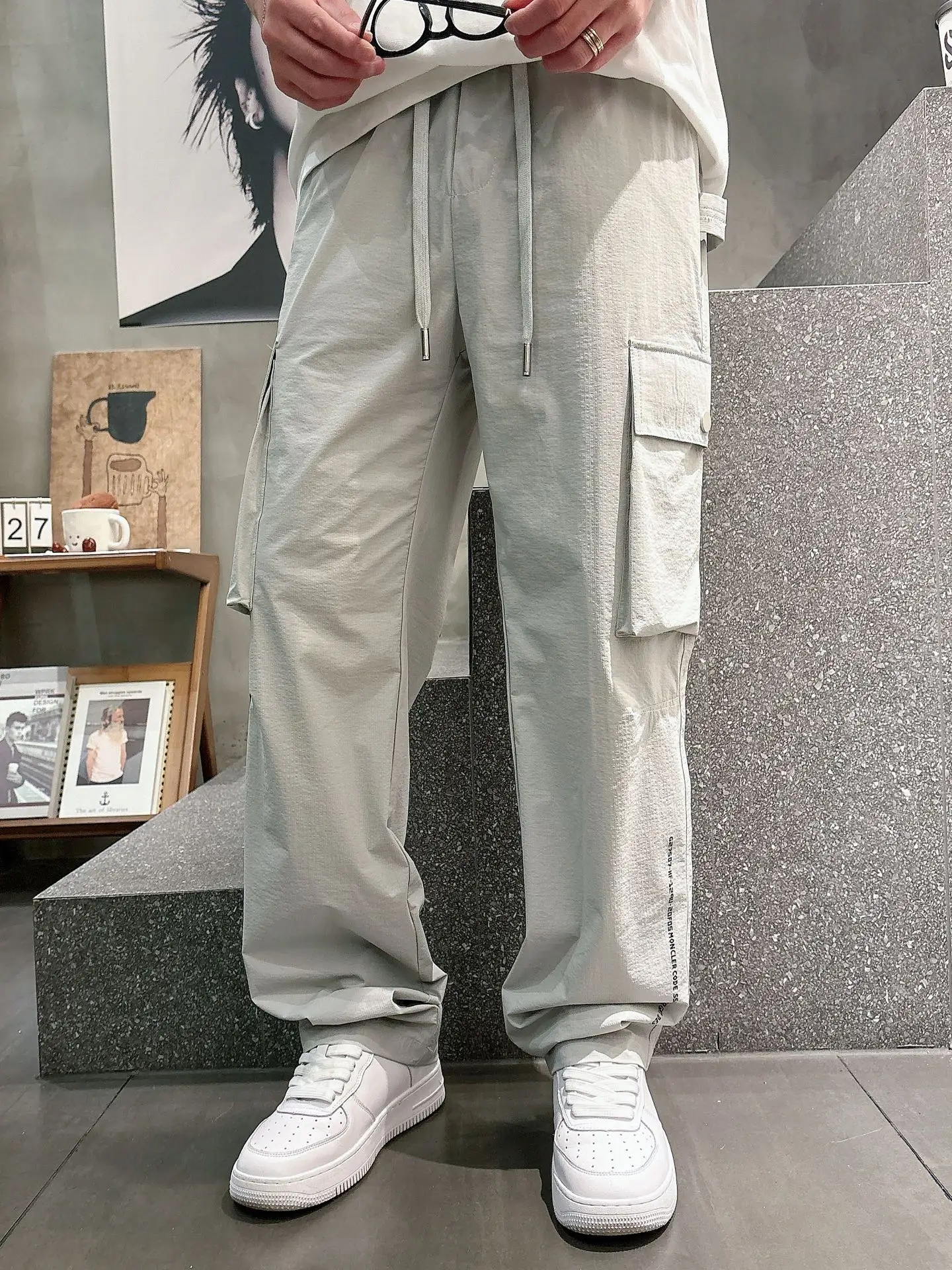 Moncler Logo-Appliqué Cargo Trousers D23512400 — view 6