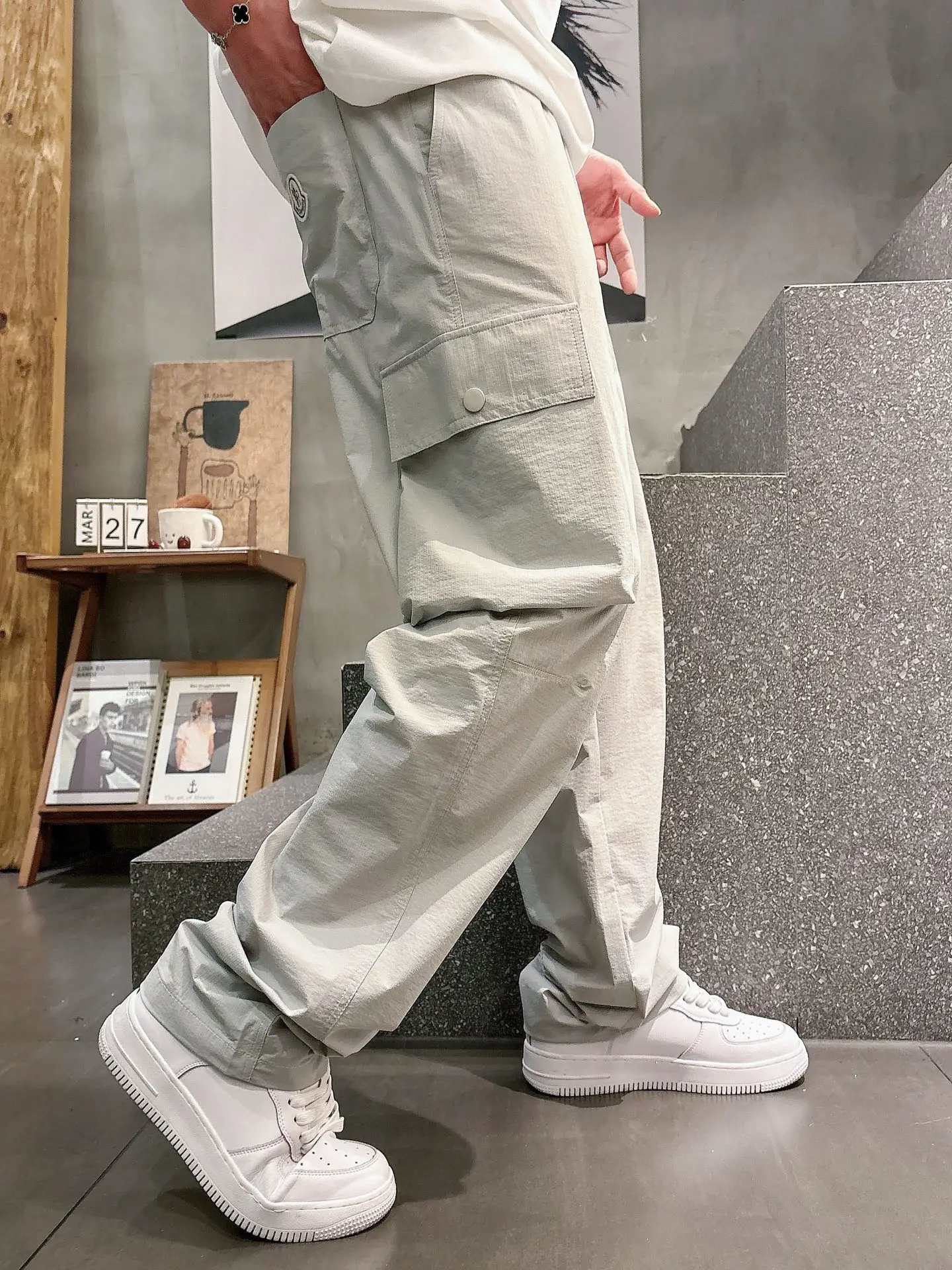 Moncler Logo-Appliqué Cargo Trousers D23512400 — view 9