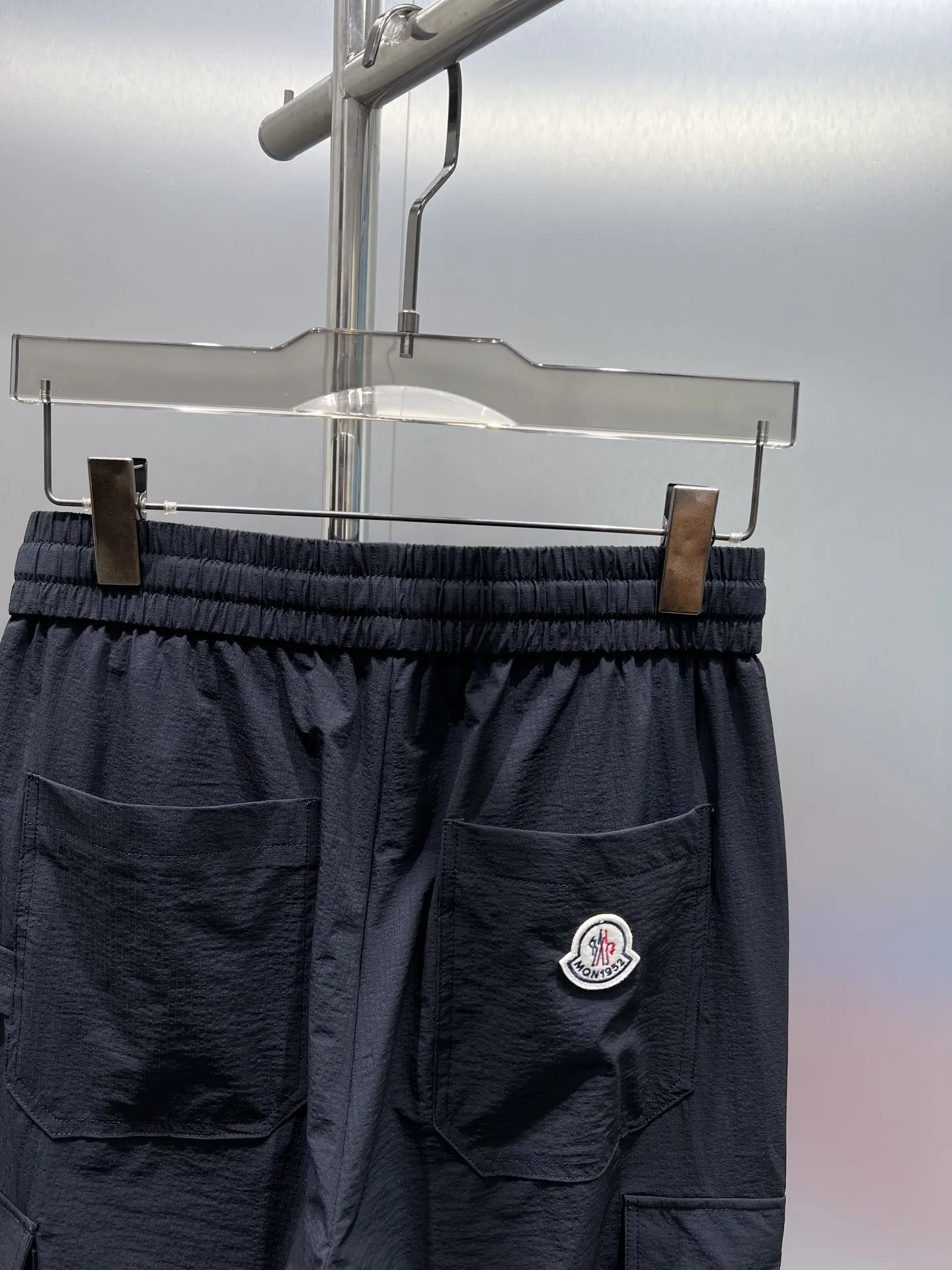 Straight-Leg Cargo Trousers D23512364 — view 5