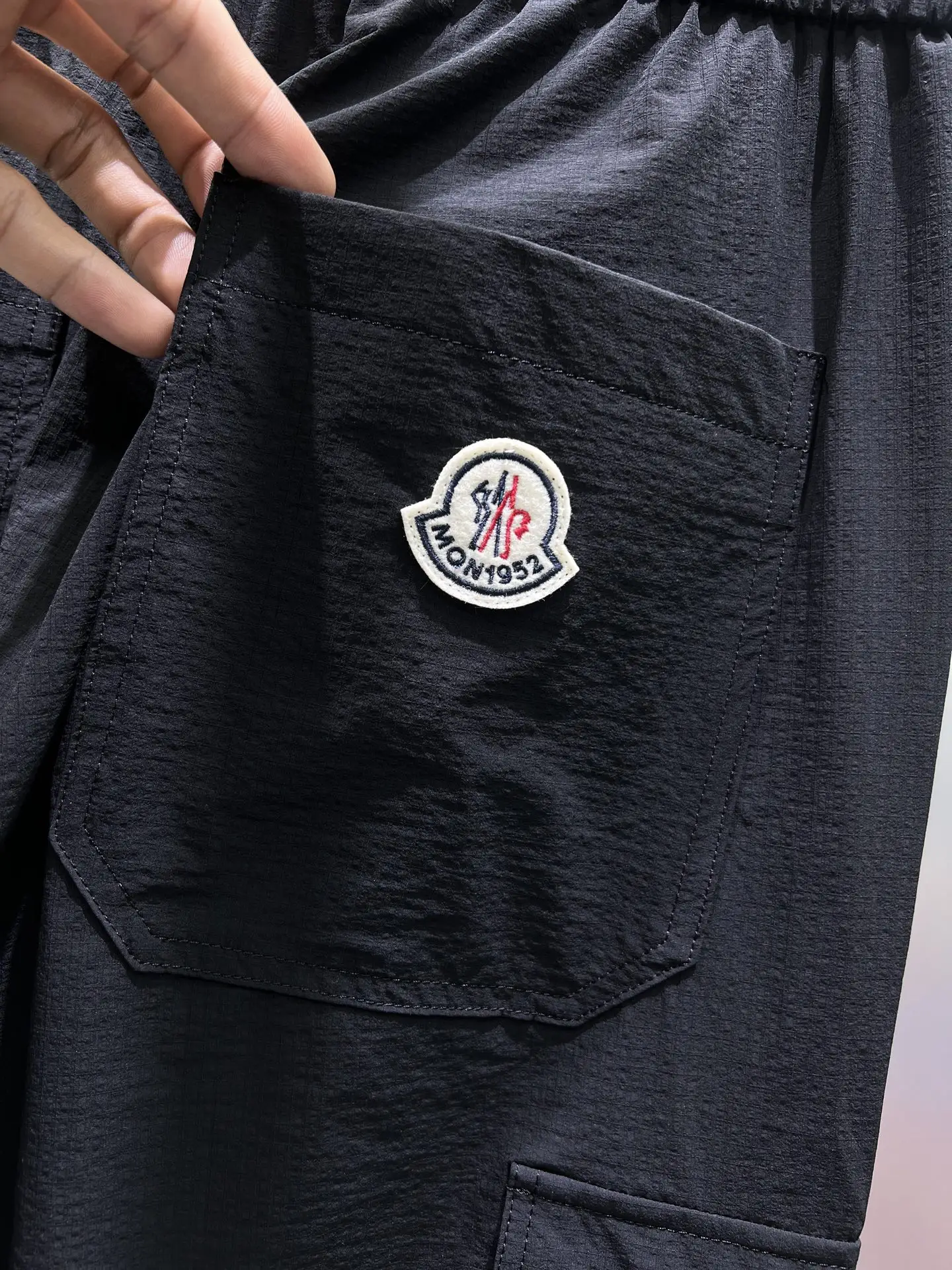 Straight-Leg Cargo Trousers D23512364 — view 6