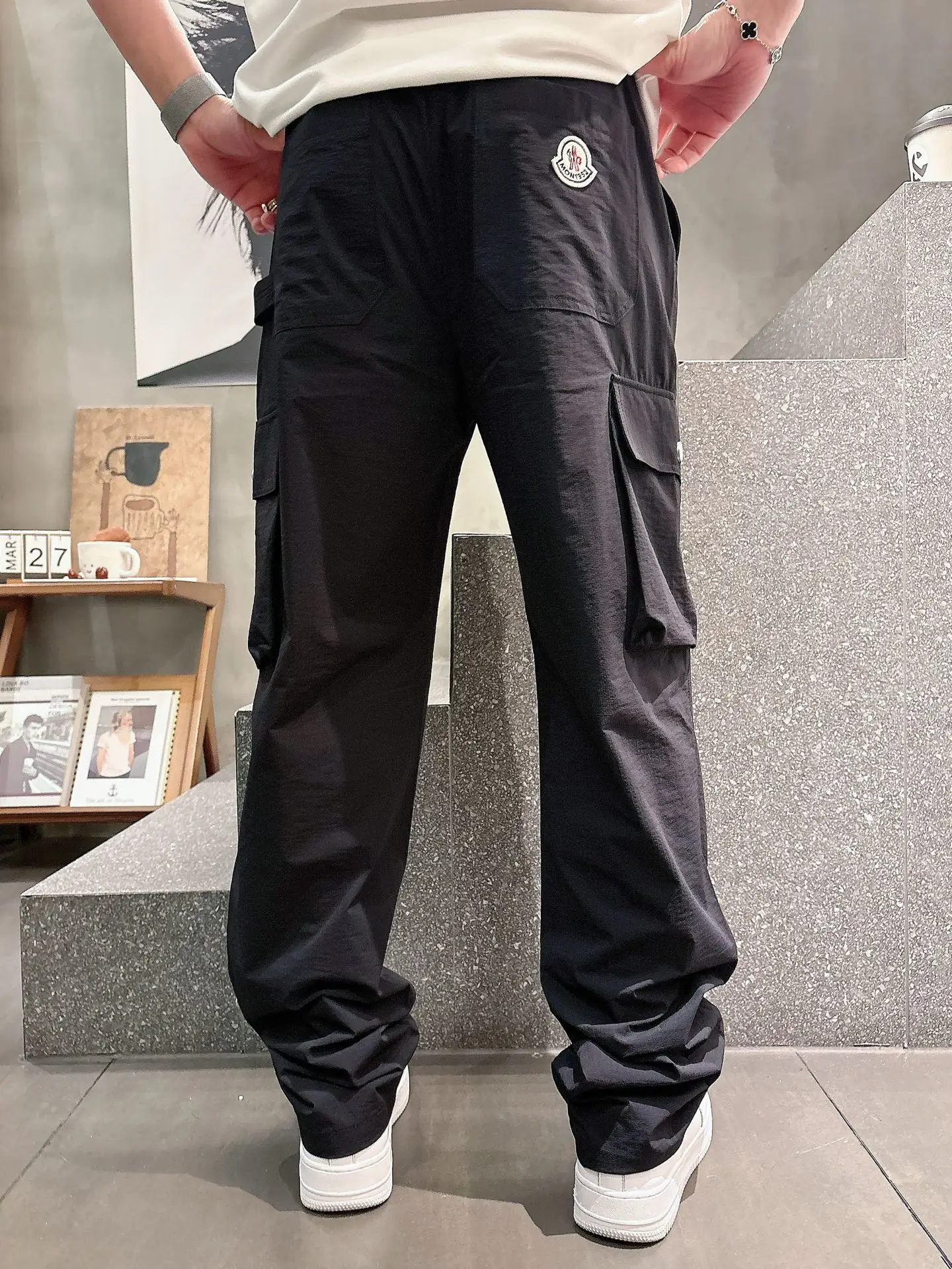 Logo-Patch Straight-Leg Cargo Trousers D23512399 — view 6