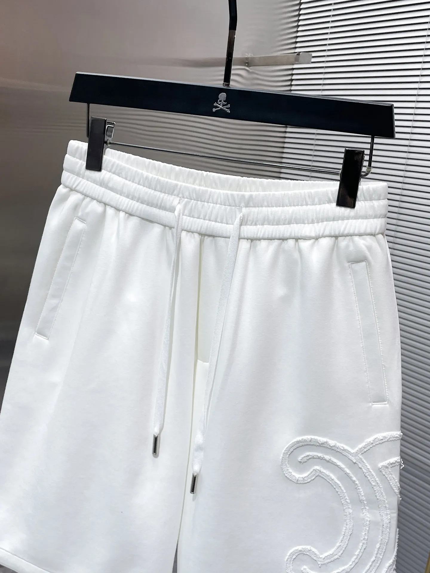 Logo Appliqué Drawstring Shorts D20012438 — view 4