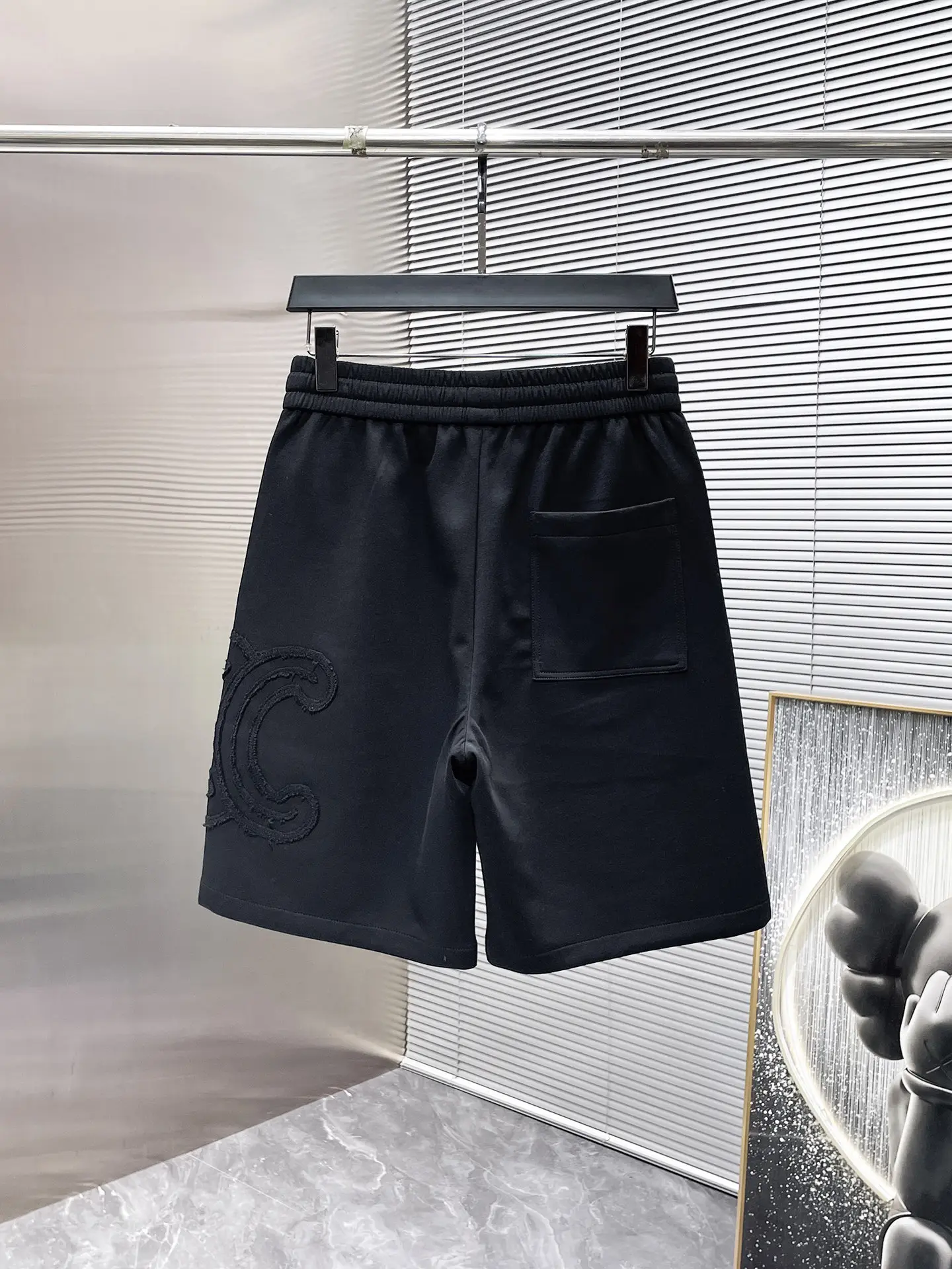 Logo Appliqué Drawstring Sweat Shorts D20012439 — view 2