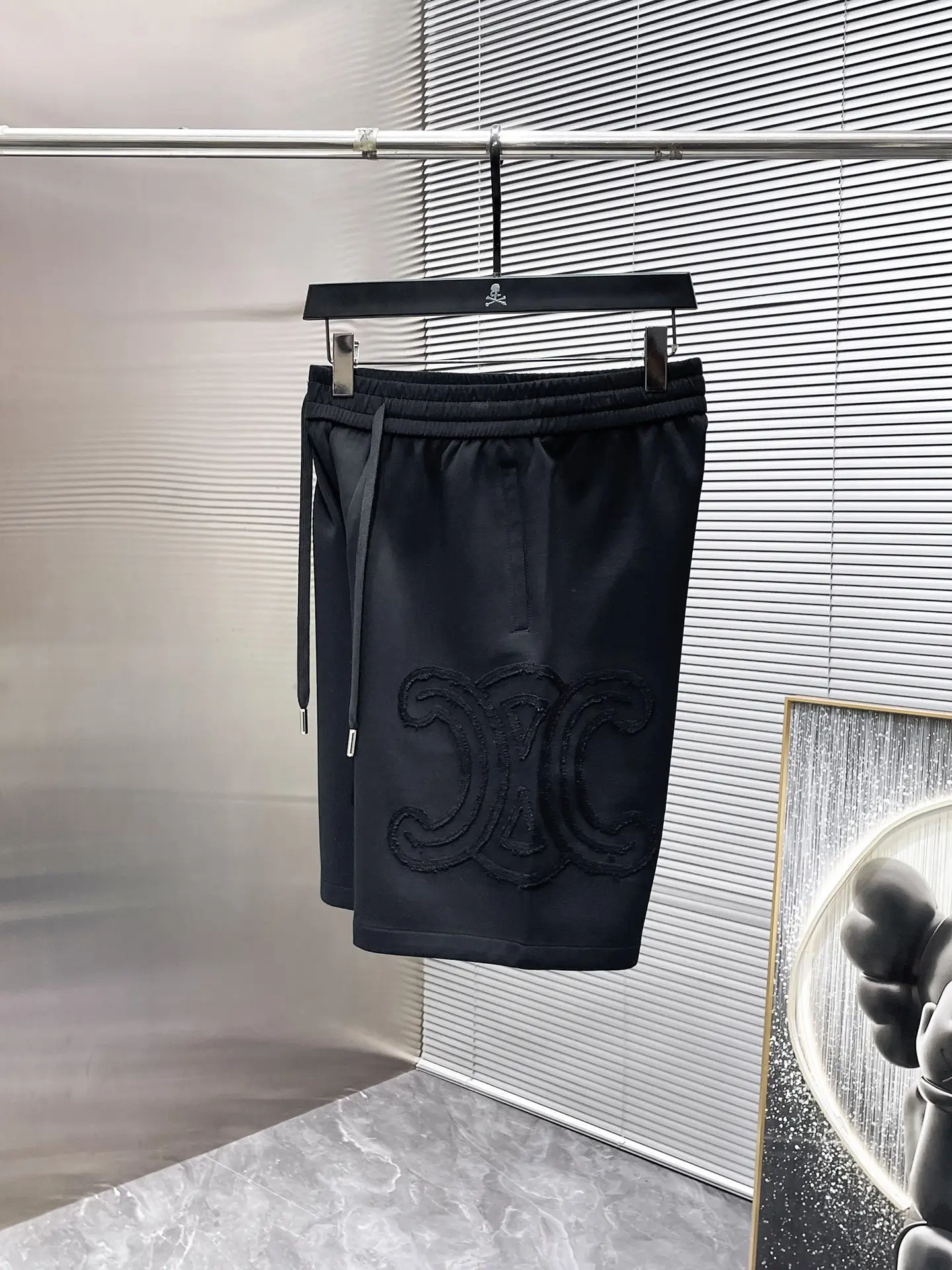 Logo Appliqué Drawstring Sweat Shorts D20012439 — view 3
