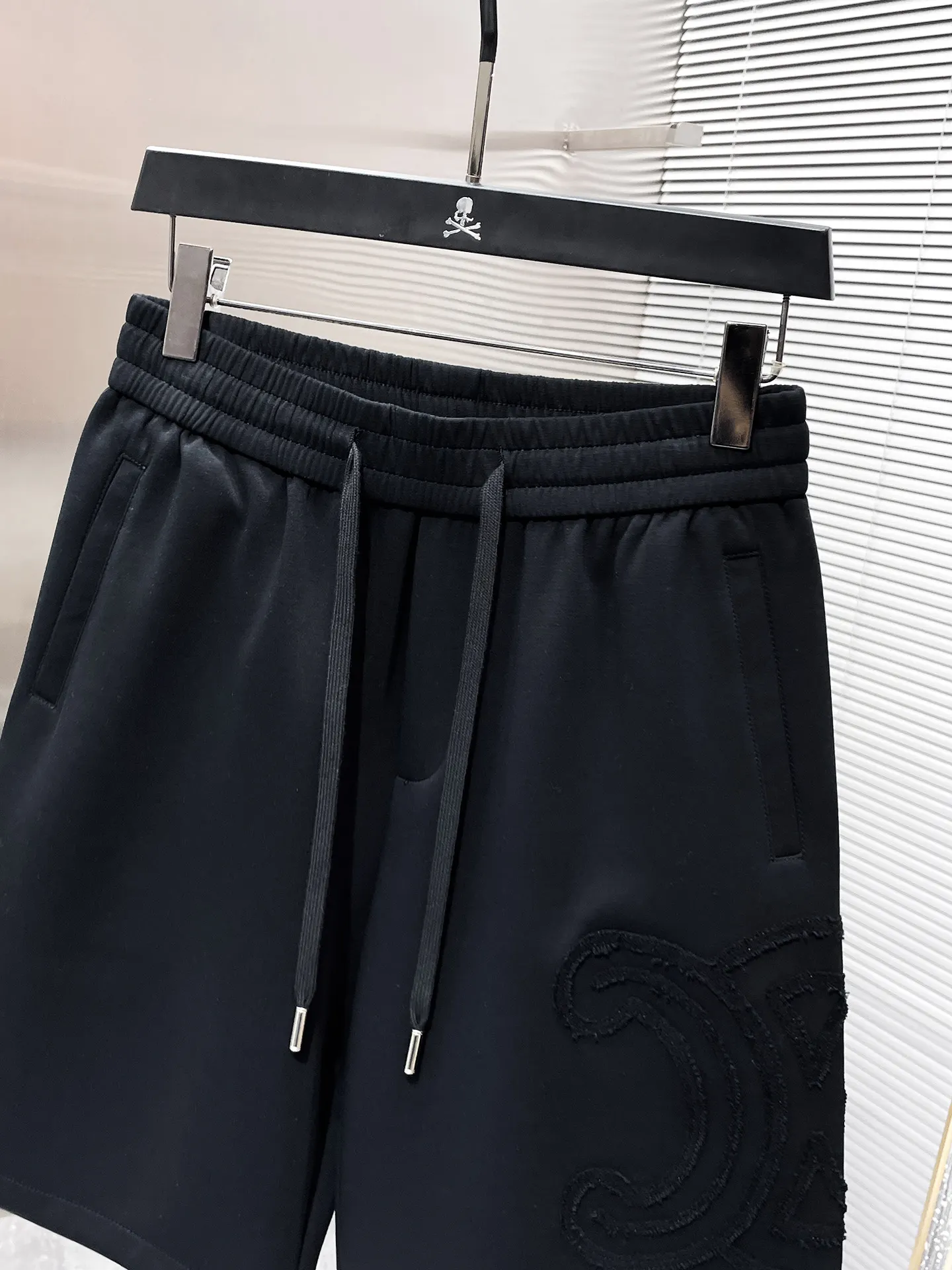 Logo Appliqué Drawstring Sweat Shorts D20012439 — view 4