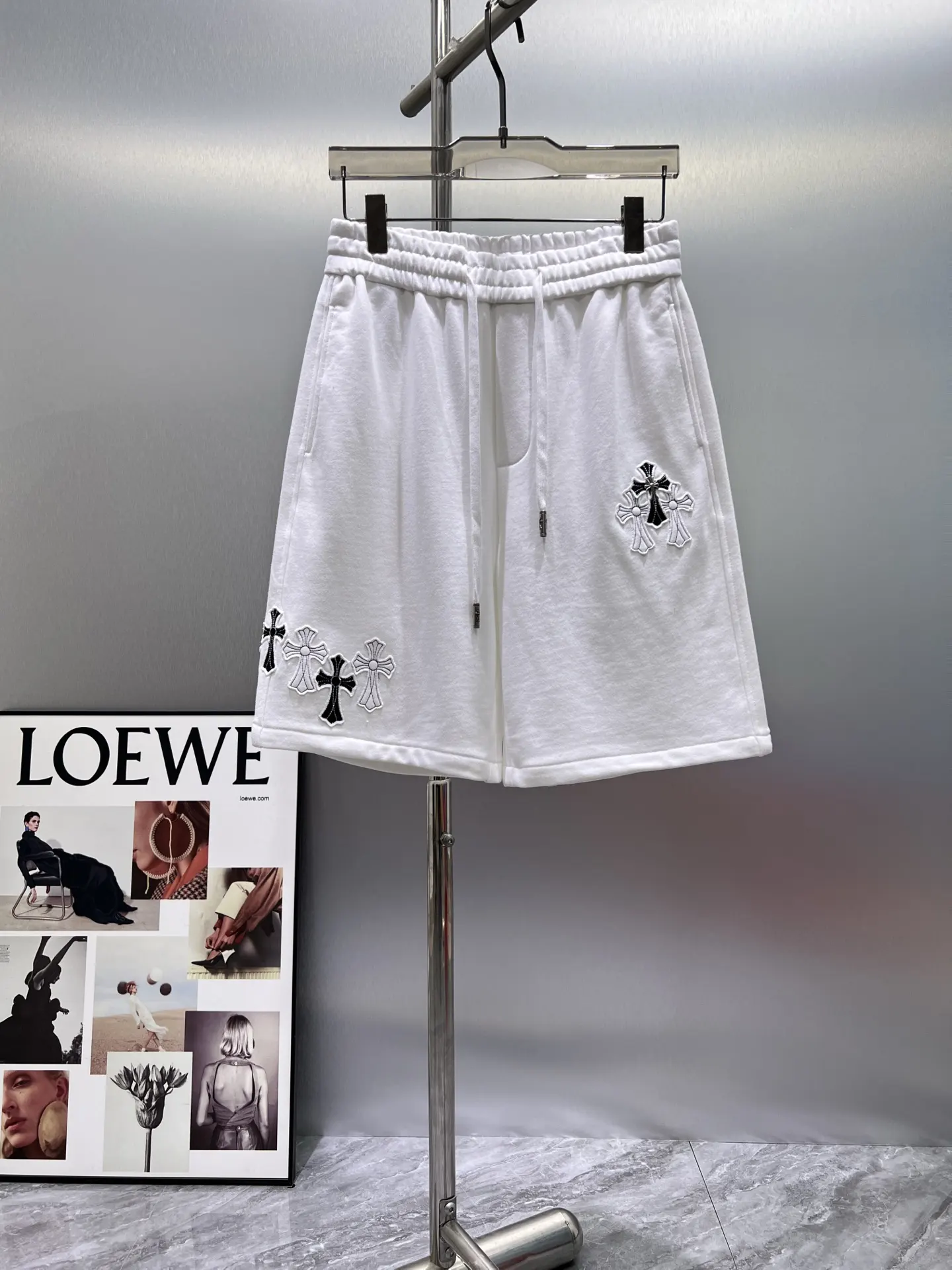 Cross Patch Embroidered Sweat Shorts D21012418