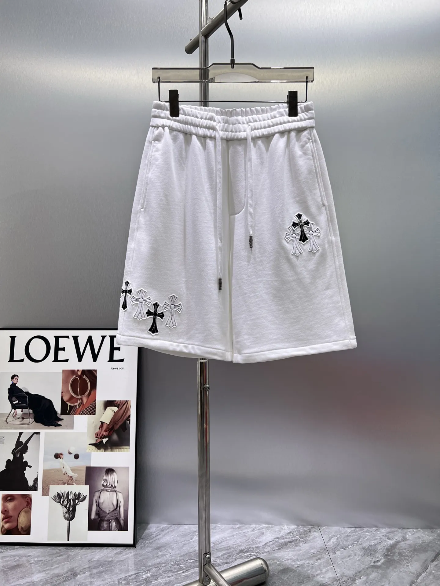 Cross Patch Embroidered Sweat Shorts D21012418