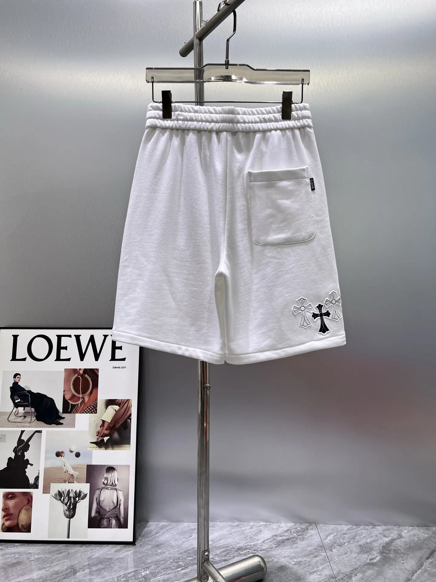 Cross Patch Embroidered Sweat Shorts D21012418 — view 2