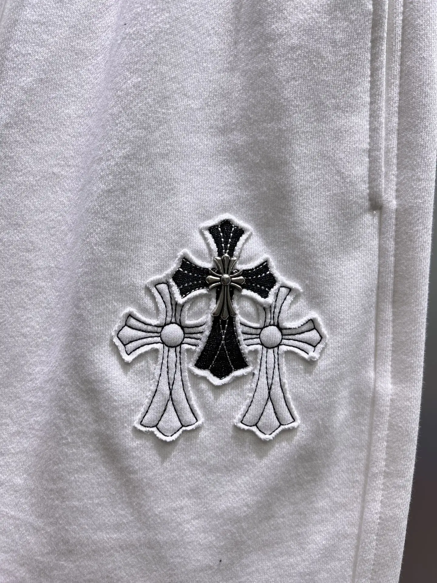 Cross Patch Embroidered Sweat Shorts D21012418 — view 6