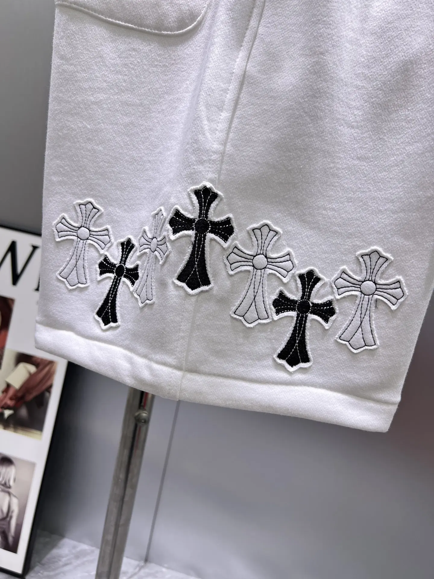 Cross Patch Embroidered Sweat Shorts D21012418 — view 8