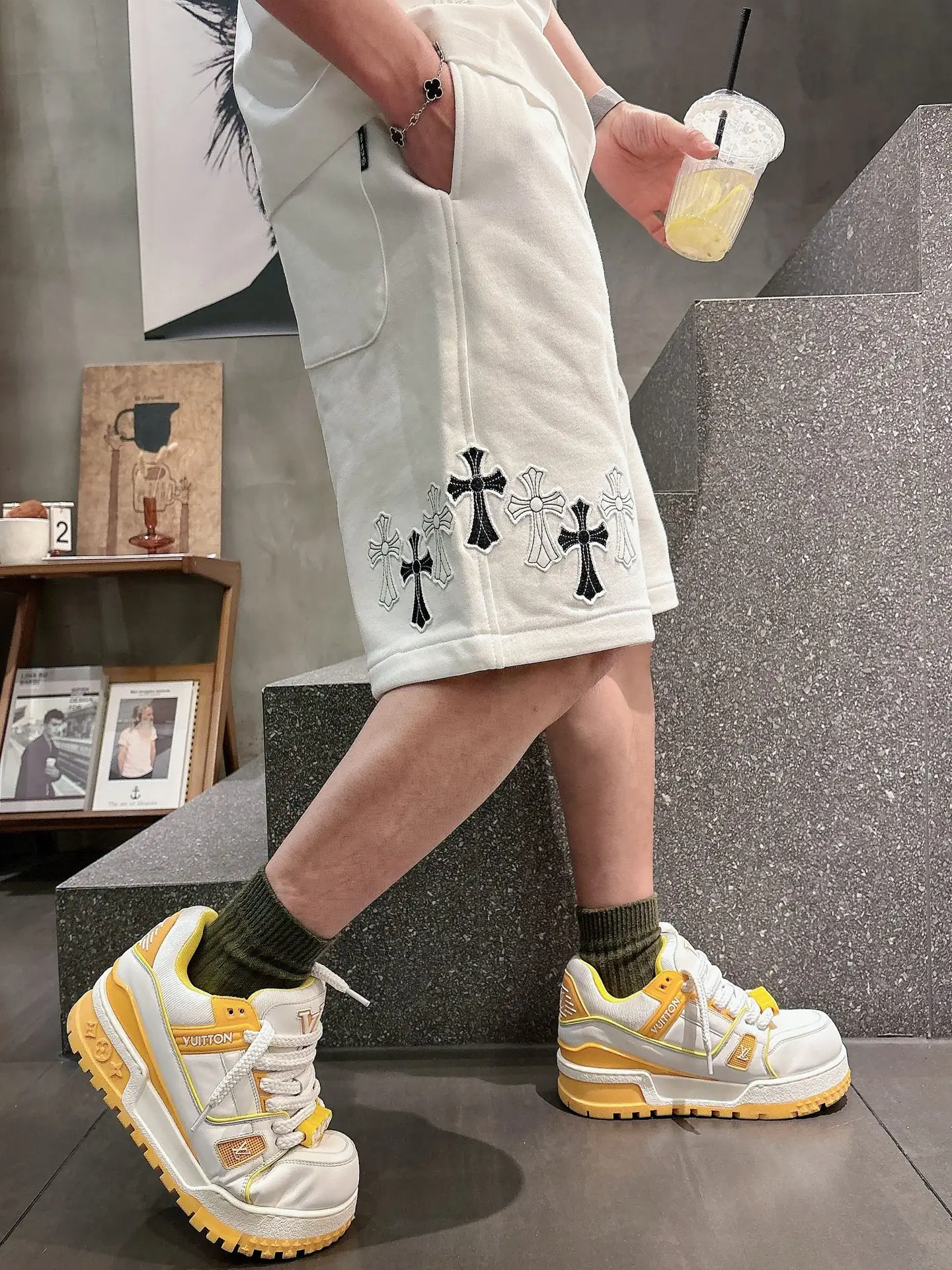 Logo Patch Cotton-Jersey Shorts D21012444 — view 2