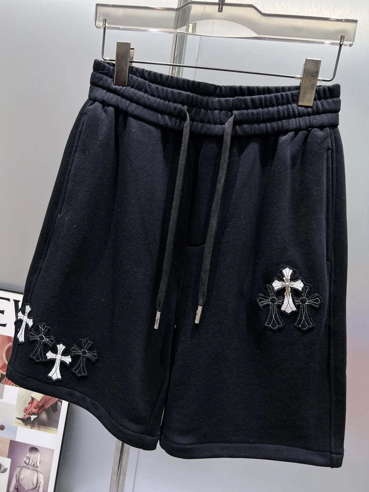 Cross Patch Embroidered Sweat Shorts D21012419 — view 5