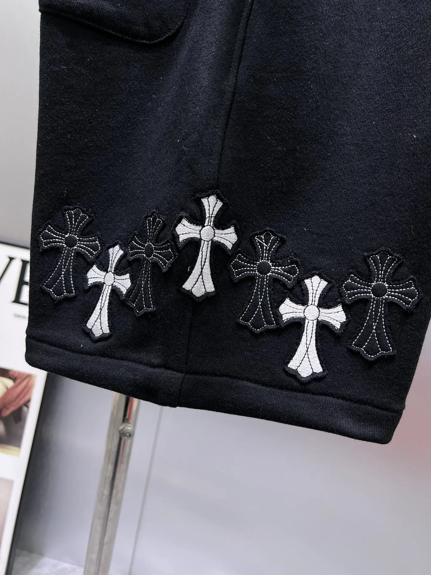 Cross Patch Embroidered Sweat Shorts D21012419 — view 7