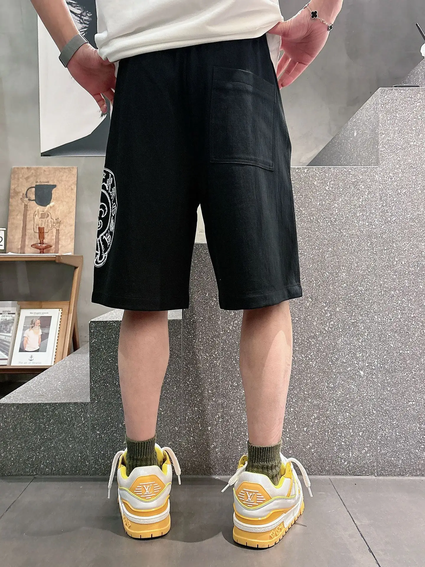 Logo-Embroidered Drawstring Cotton Shorts D20012453 — view 6