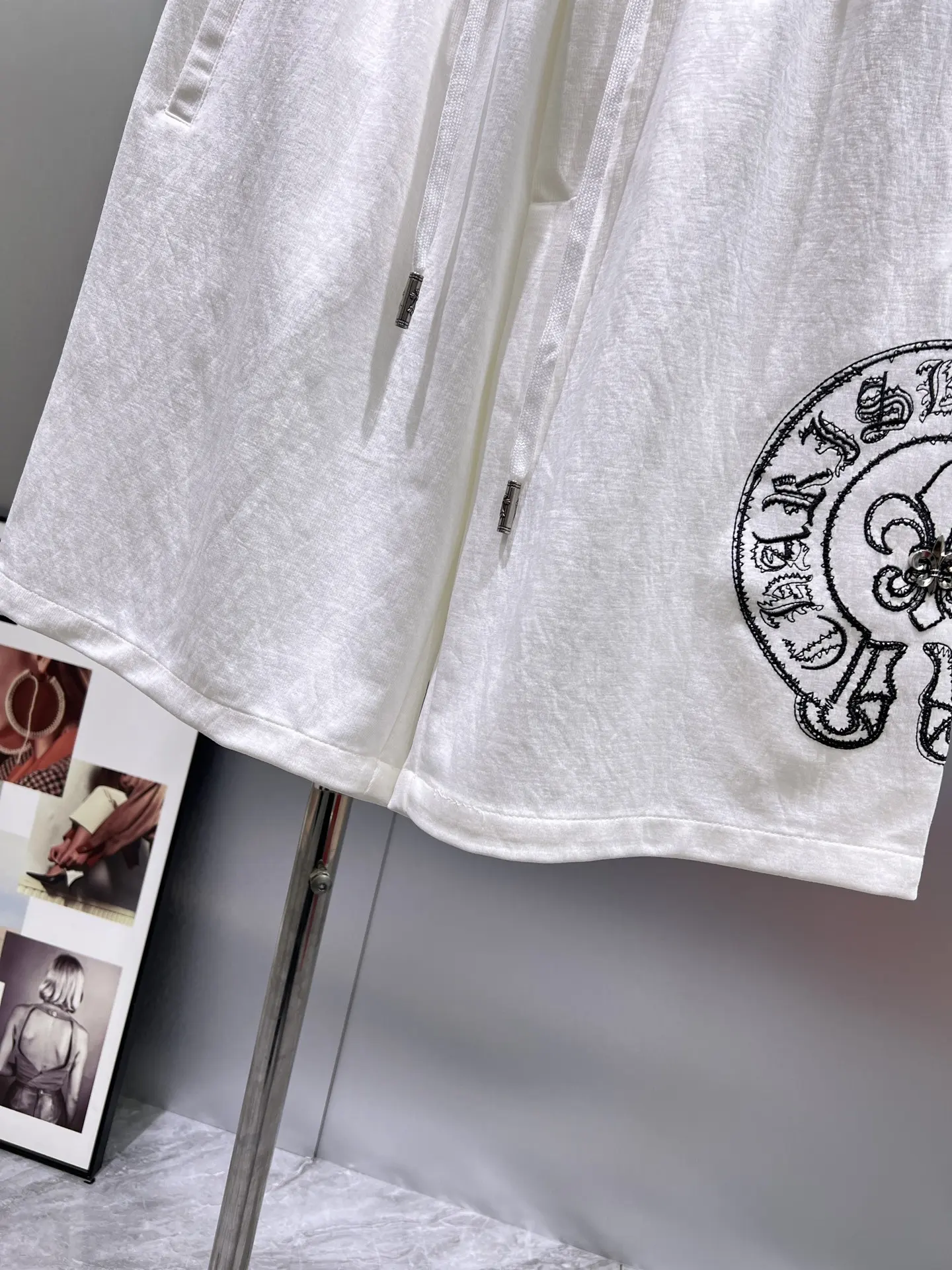 Logo Embroidered Cotton Jersey Shorts D20012428 — view 7