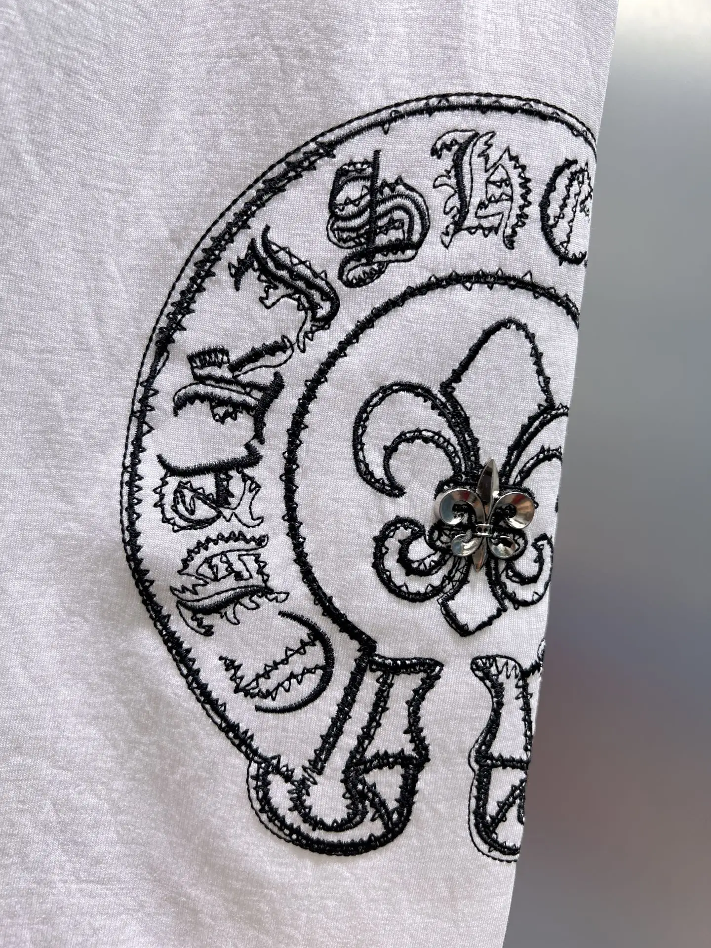 Logo Embroidered Cotton Jersey Shorts D20012428 — view 9