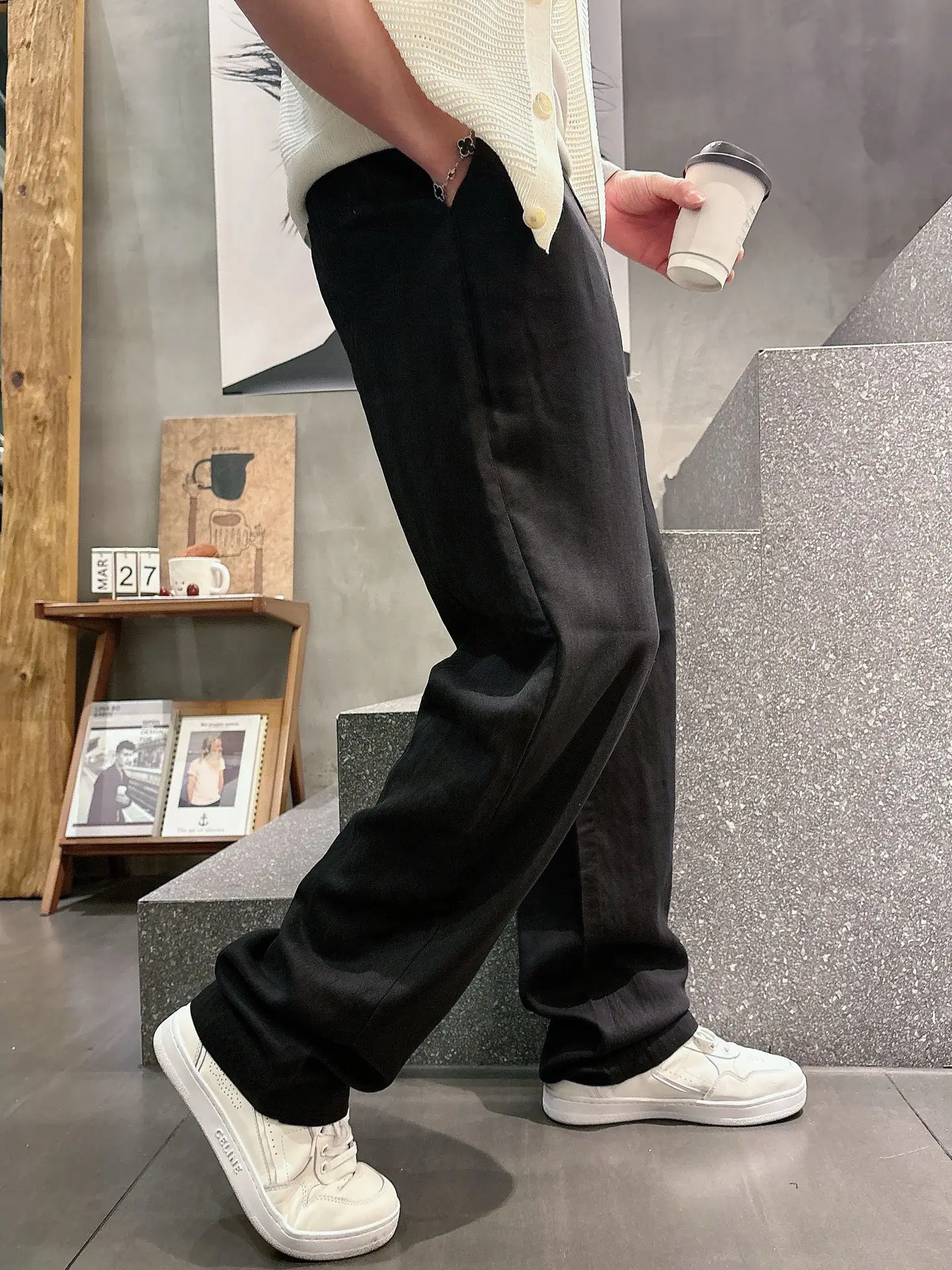 Logo-Patch Straight-Leg Casual Trousers D23012396 — view 5