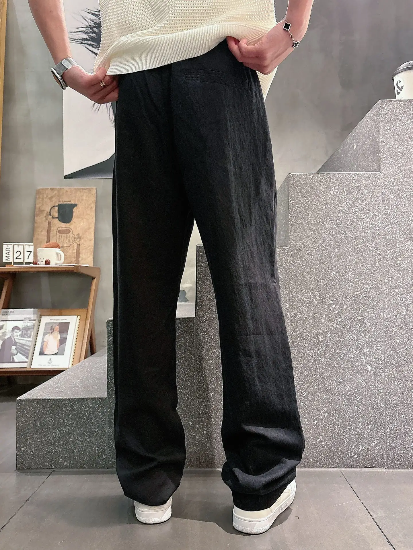 Logo-Patch Straight-Leg Casual Trousers D23012396 — view 6