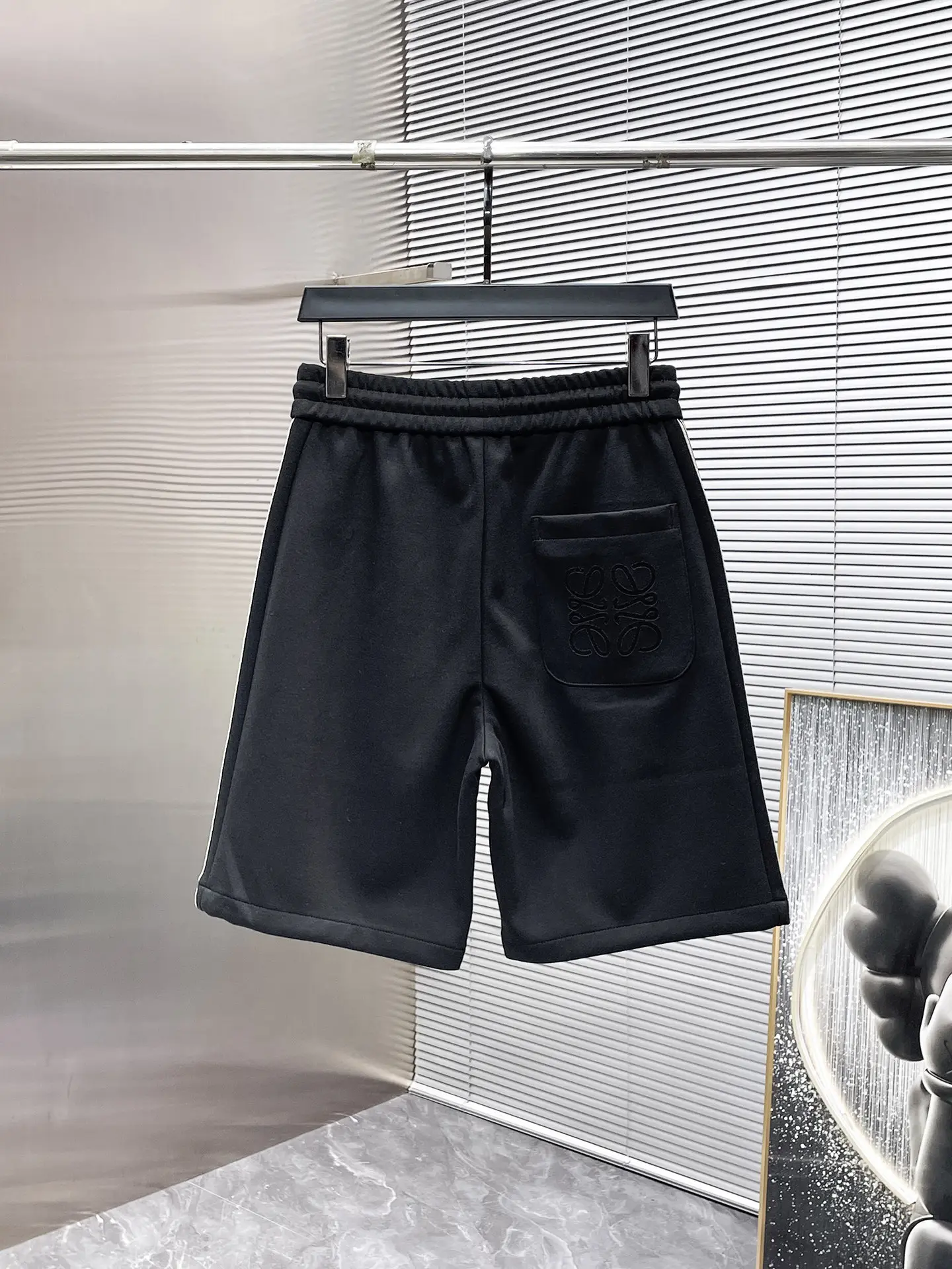 Embroidered Logo Drawstring Shorts D20512437 — view 2