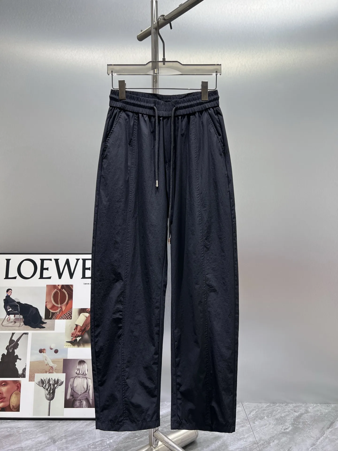 Embroidered Logo Drawstring Trousers D21512410