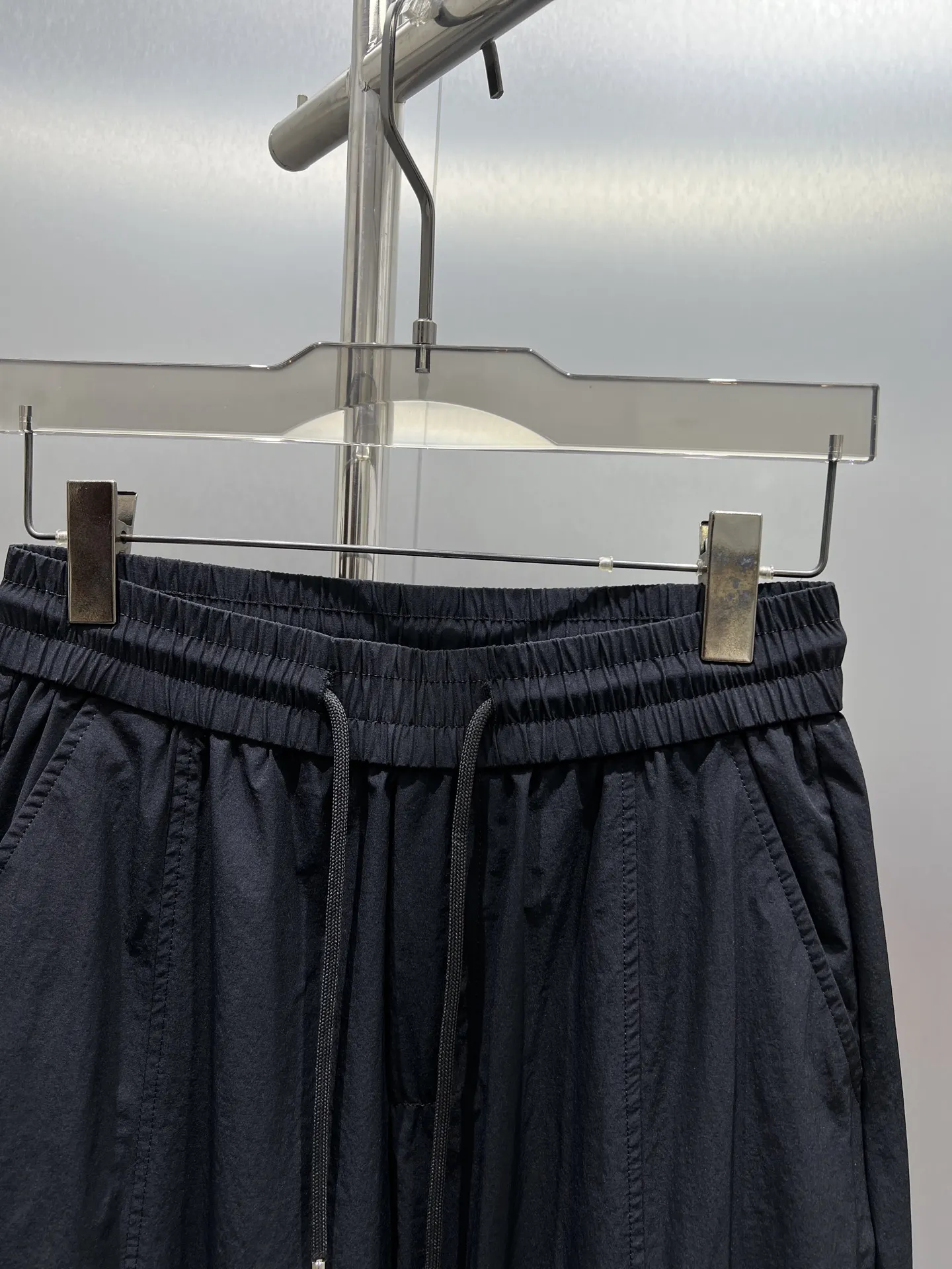Embroidered Logo Drawstring Trousers D21512410 — view 3