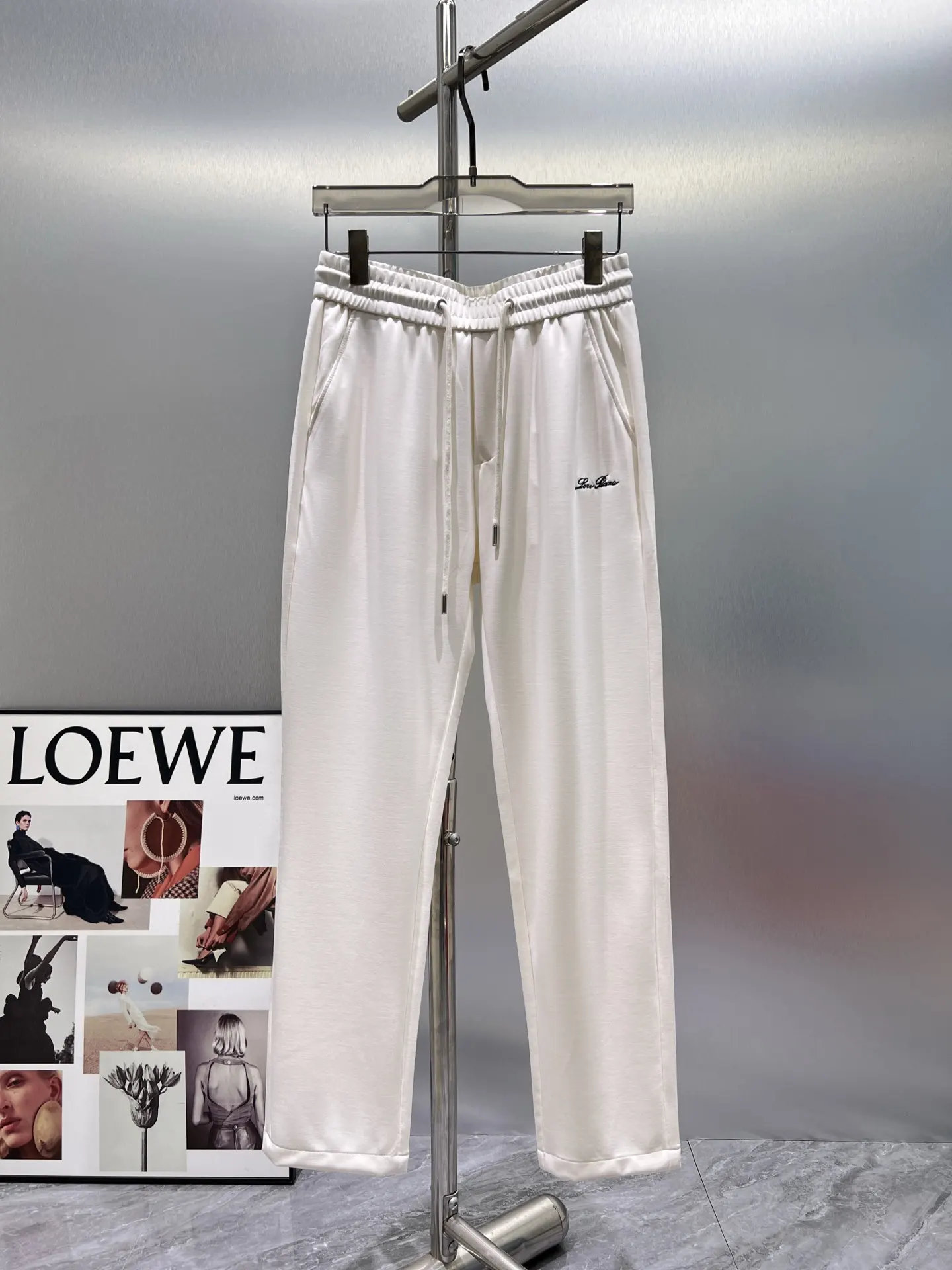 Embroidered Logo Drawstring Sweatpants D22512355