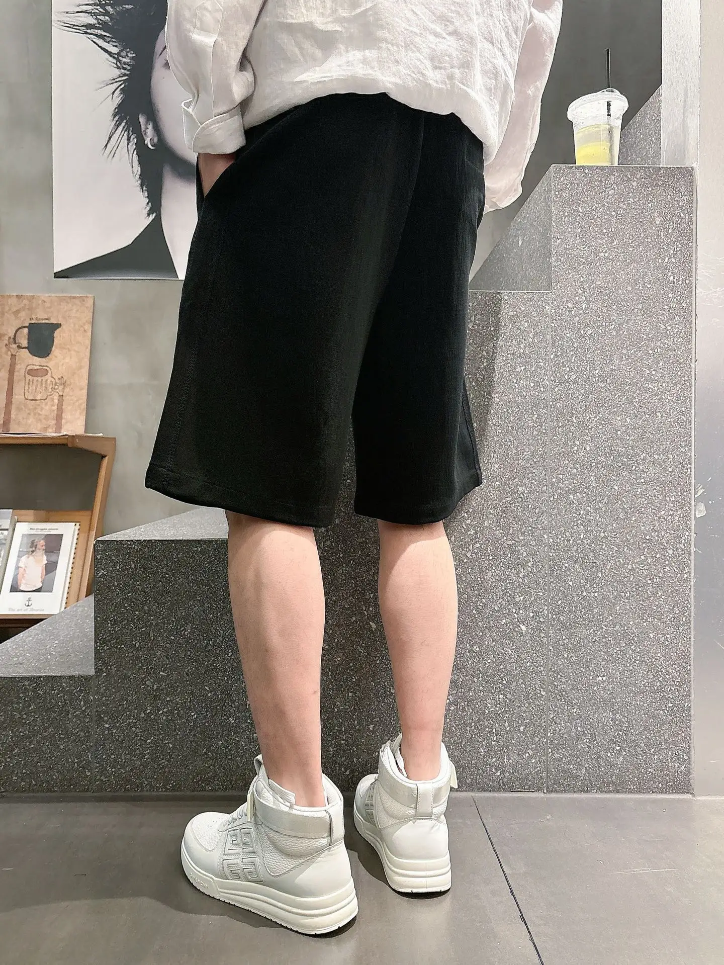 Embroidered Logo Drawstring Shorts D17011437 — view 2