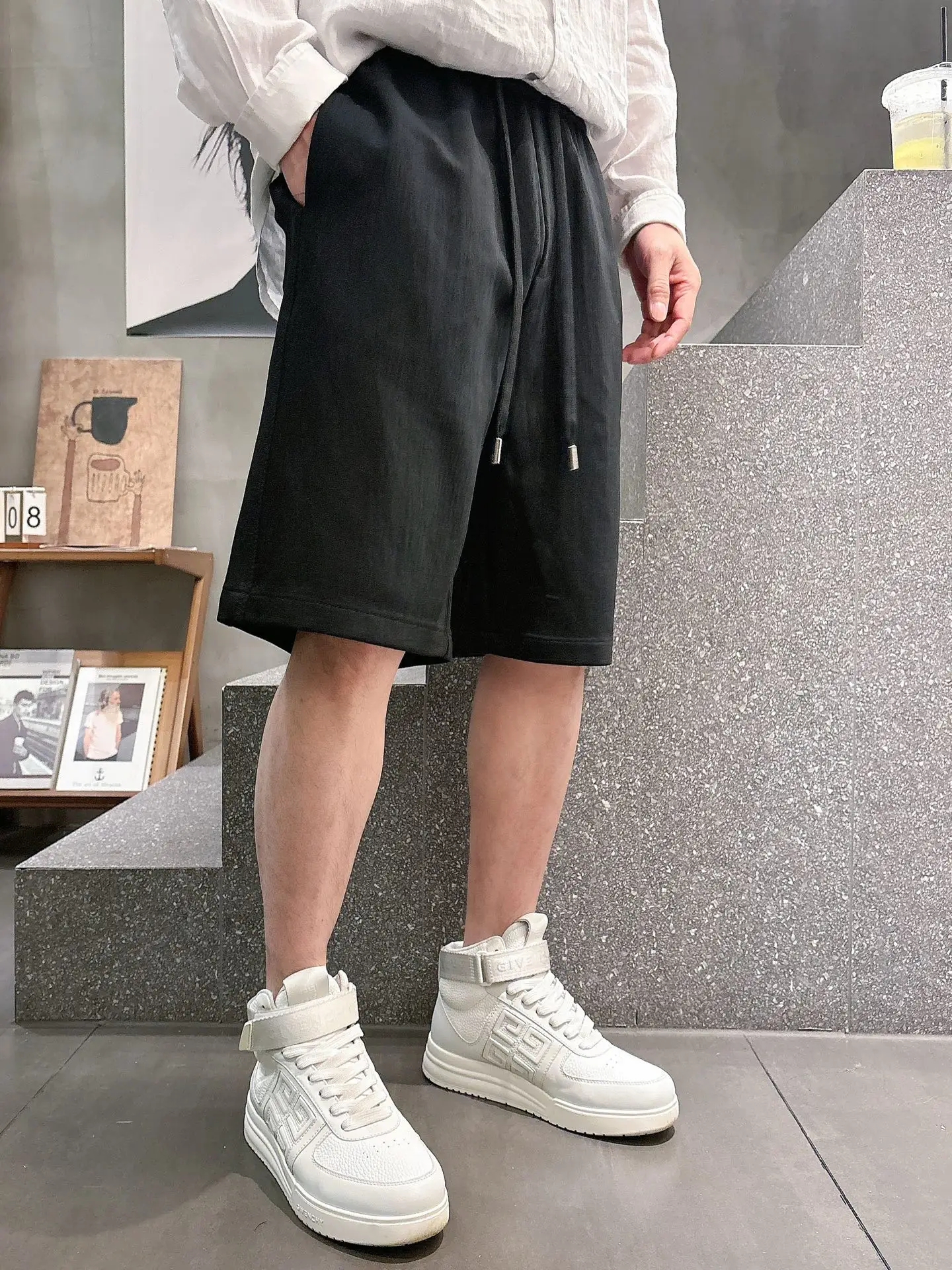 Embroidered Logo Drawstring Shorts D17011437 — view 3