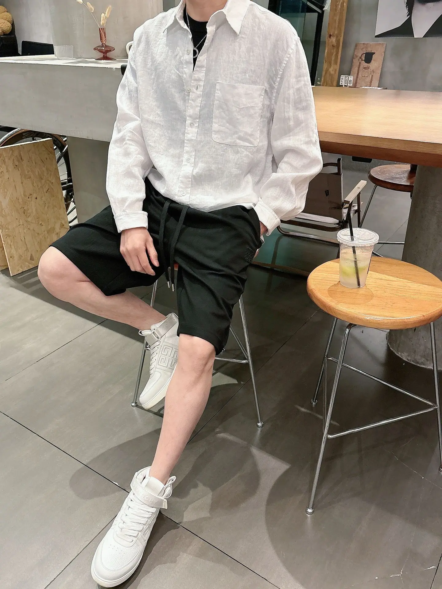 Embroidered Logo Drawstring Shorts D17011437 — view 5